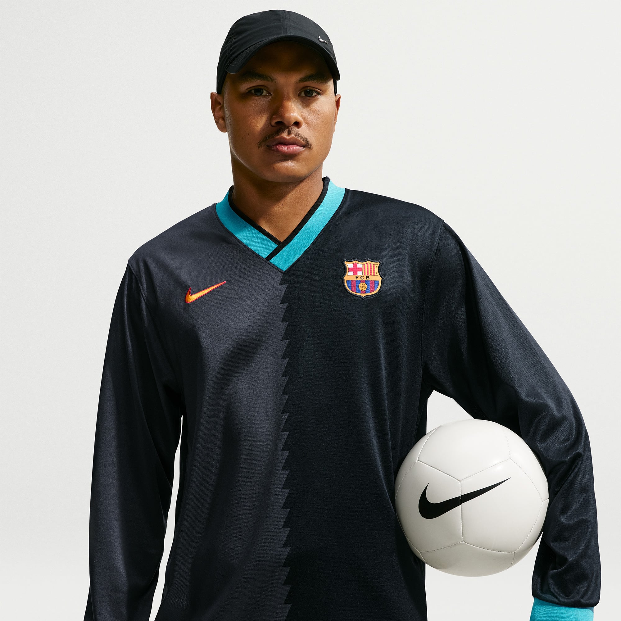 Maillot de style vie à manches longues Nike Black Barcelona 2026/27 Third Energy Dri-FIT pour homme