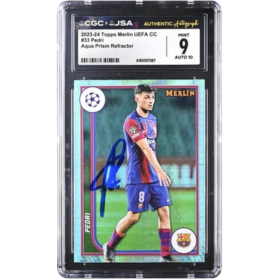Carte autographiée de Pedri Barcelone, Topps Merlin UEFA CC Aqua Prism Refractor n° 33, saison 2023-24, authentifiée CGC (9/10).