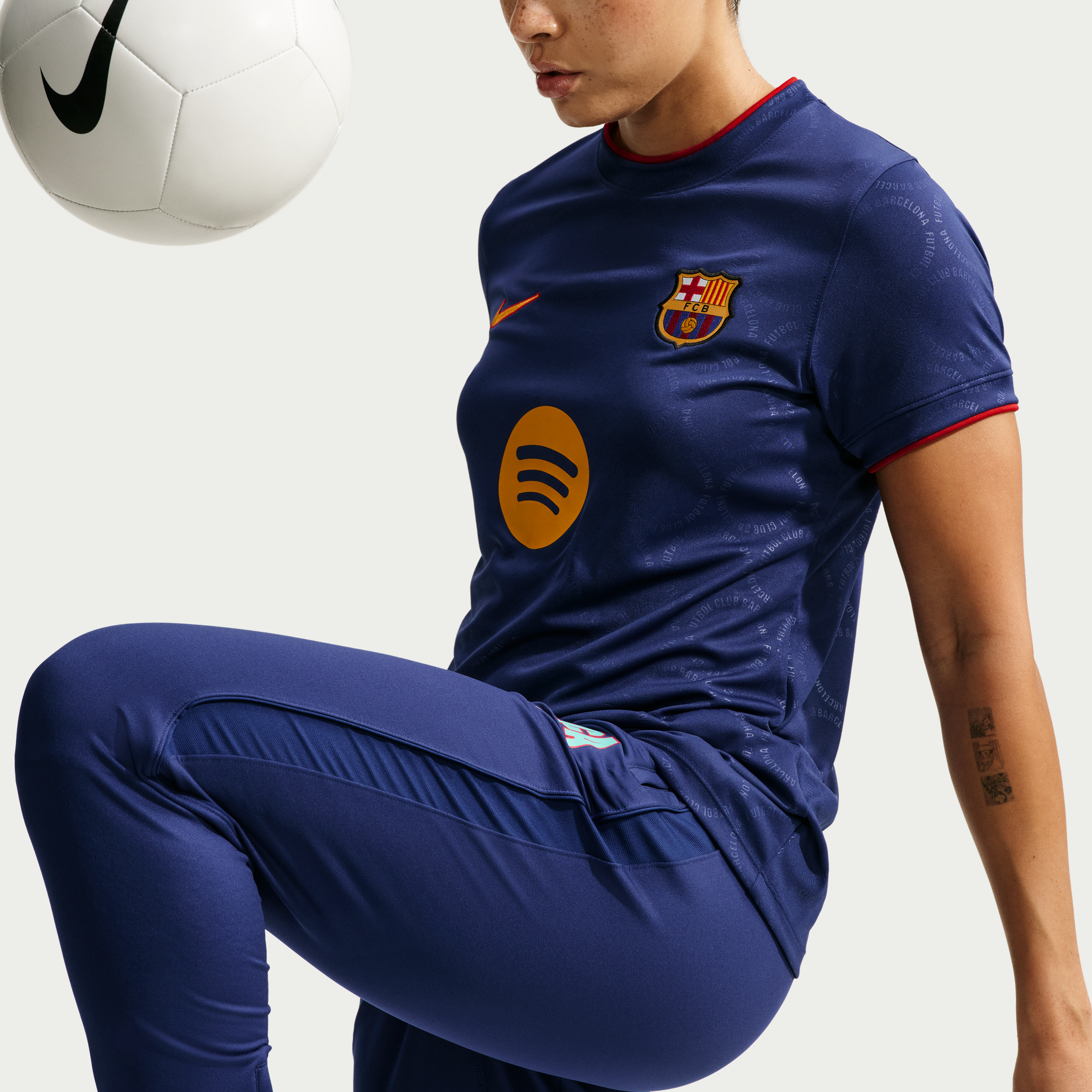 Maillot d'avant-match Nike Royal Barcelone 2026/27 Third Dri-FIT pour femme