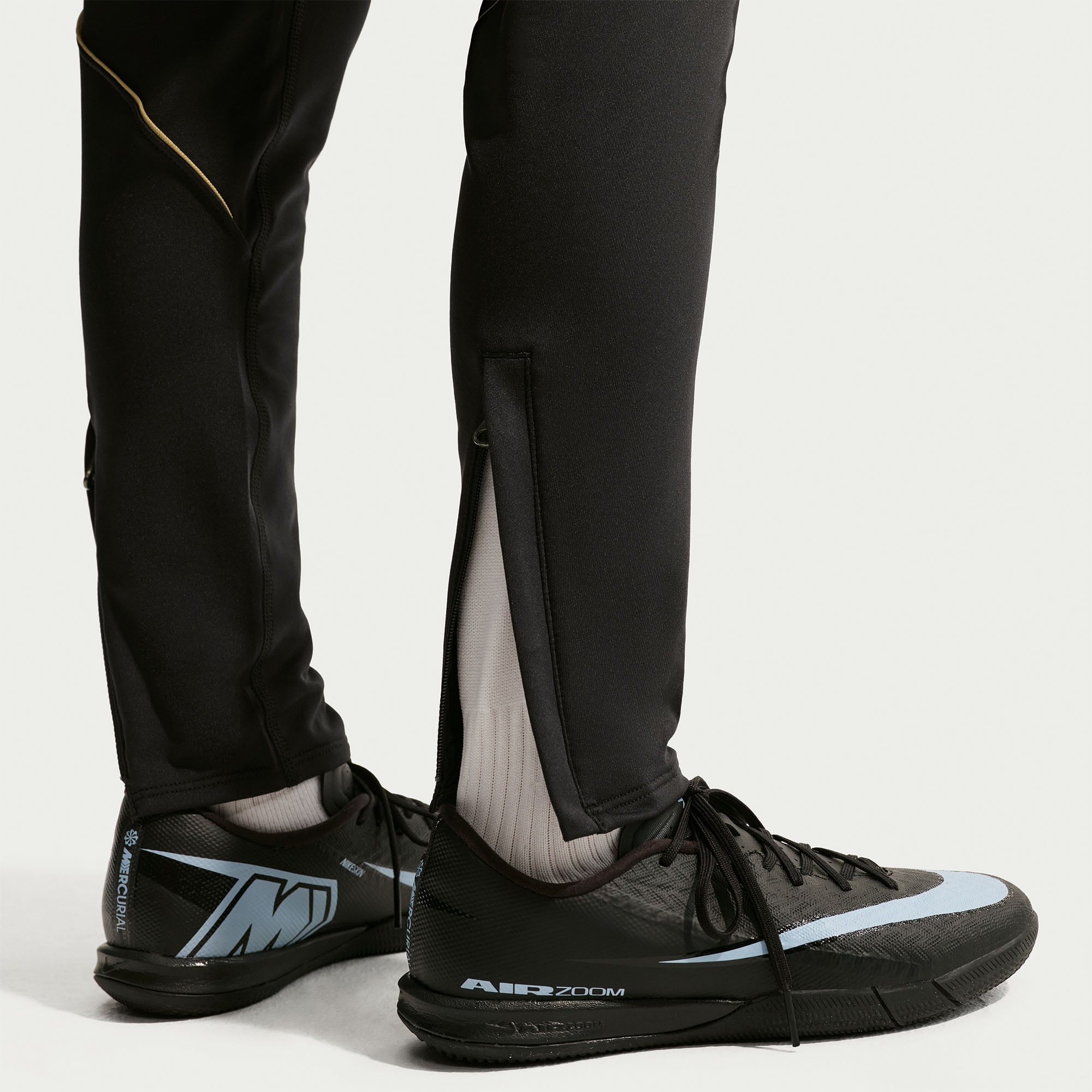 Pantalon Nike Dri-FIT Strike extérieur noir pour enfant, Barcelone 2026/27