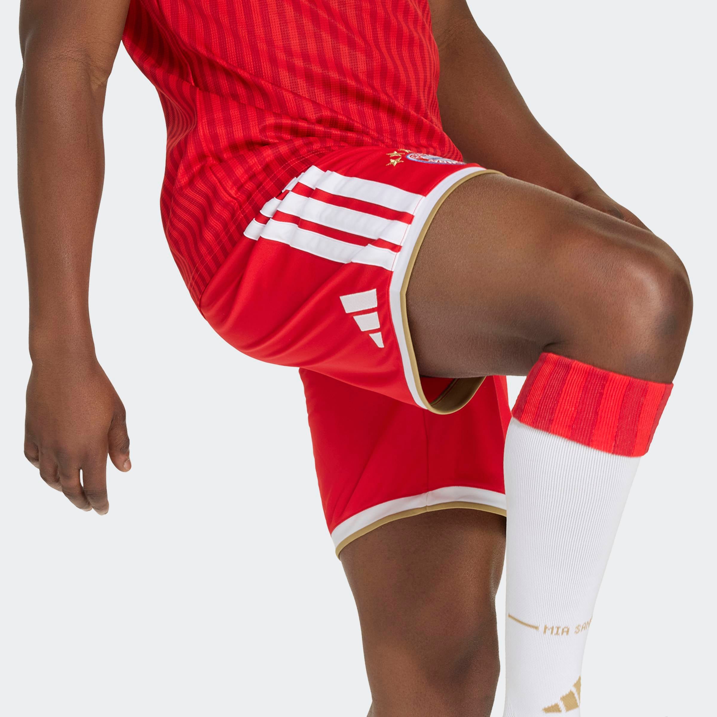 Men's adidas Black Manchester United 2026/27 Home Replica Shorts