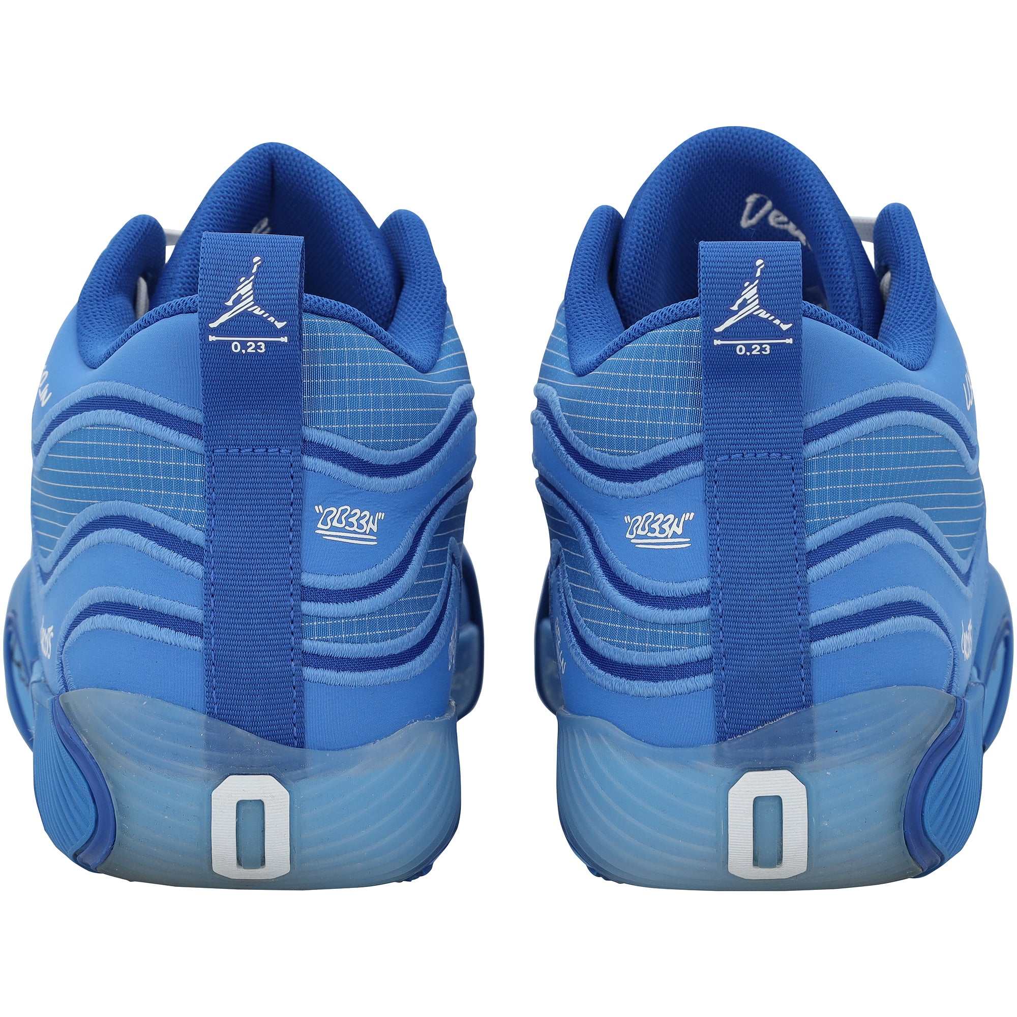 Chaussures Jordan bleues autographiées portées par Jayson Tatum lors du match des Boston Celtics contre les Philadelphia 76ers le 20 février 2025