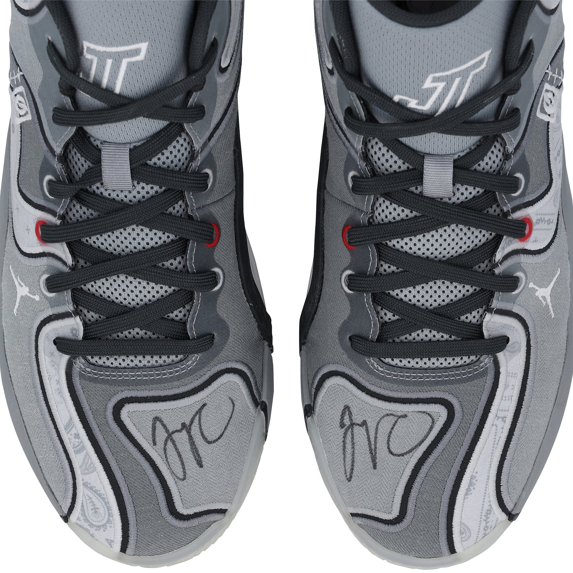 Chaussures Jordan grises autographiées portées par Jayson Tatum (Boston Celtics) lors du match contre les Los Angeles Lakers le 23 janvier 2025