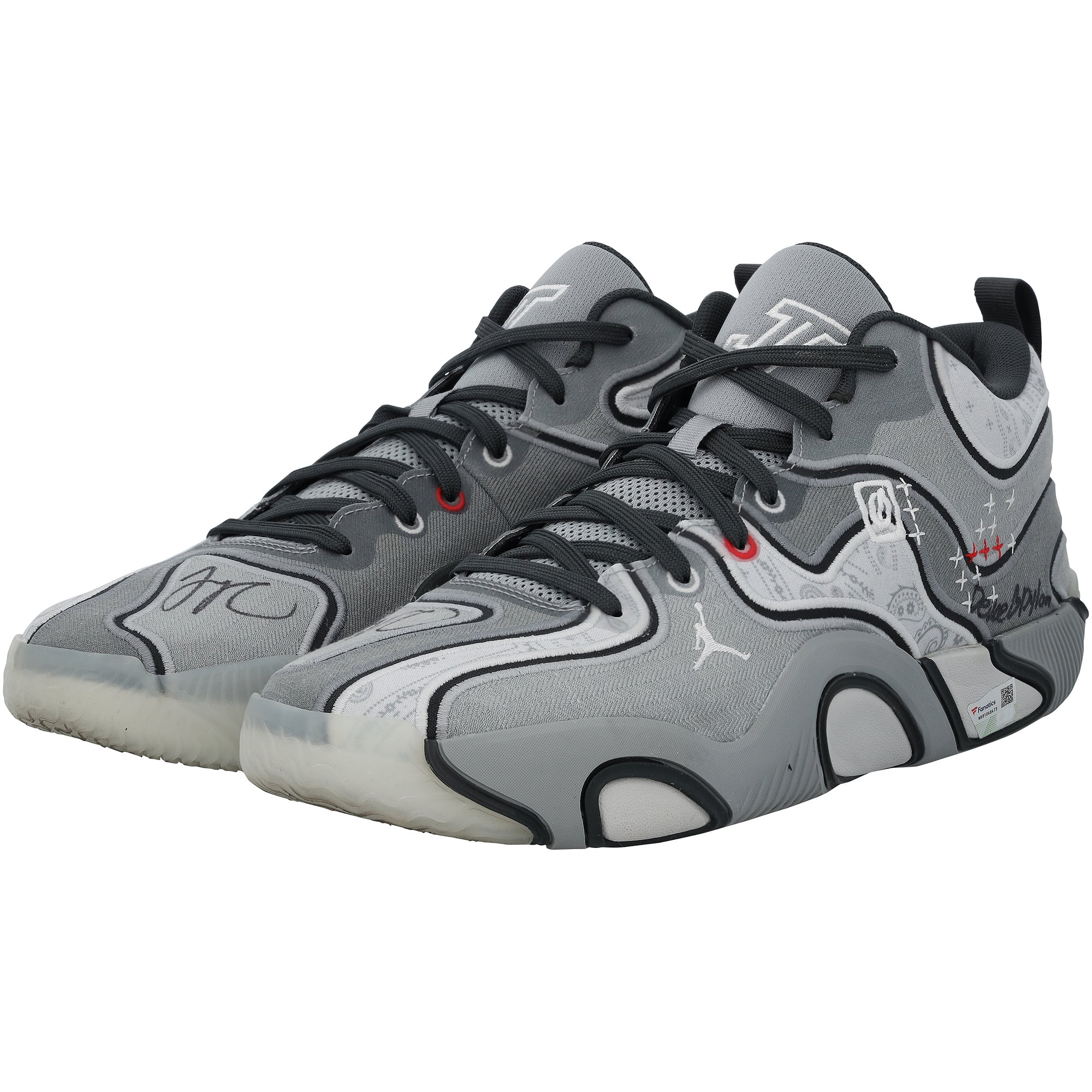 Chaussures Jordan grises autographiées portées par Jayson Tatum (Boston Celtics) lors du match contre les Los Angeles Lakers le 23 janvier 2025