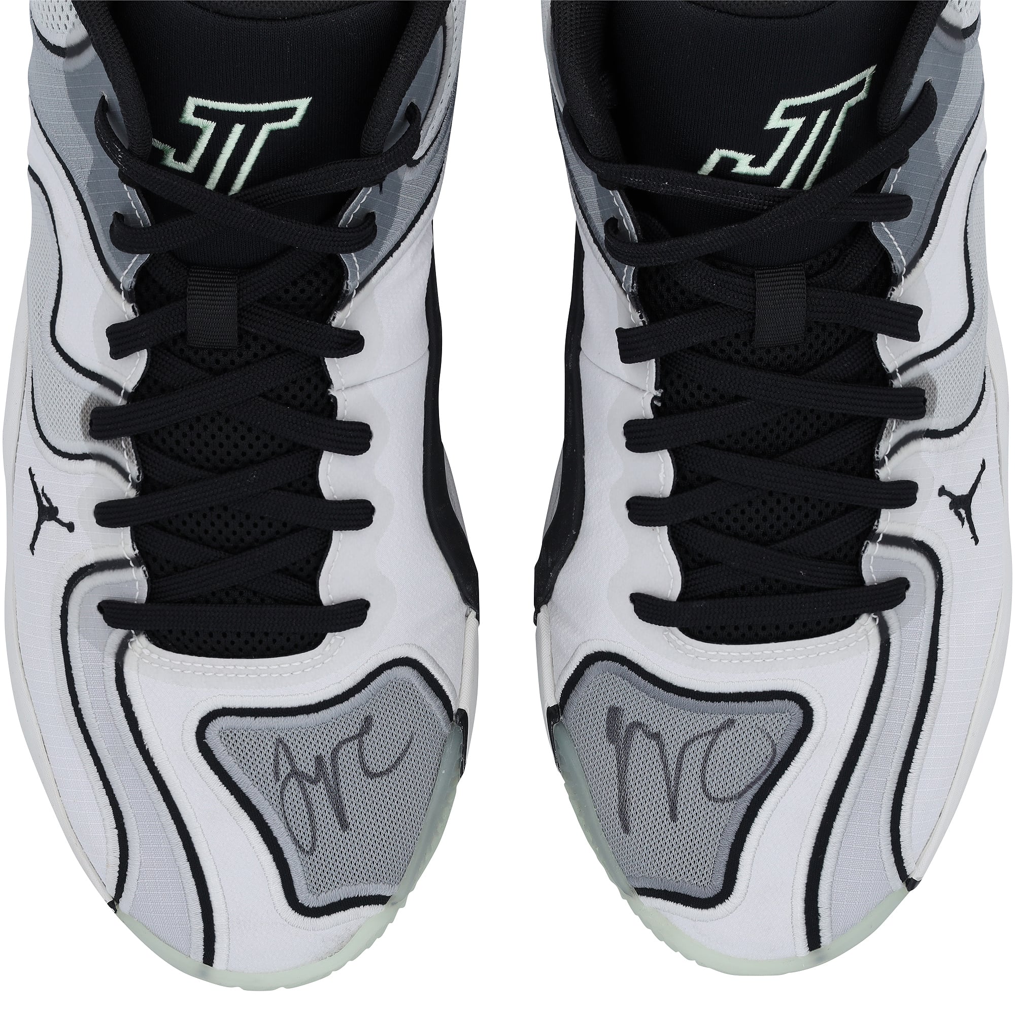 Chaussures Jordan blanches autographiées portées par Jayson Tatum (Boston Celtics) lors du match contre les Golden State Warriors le 6 novembre 2024