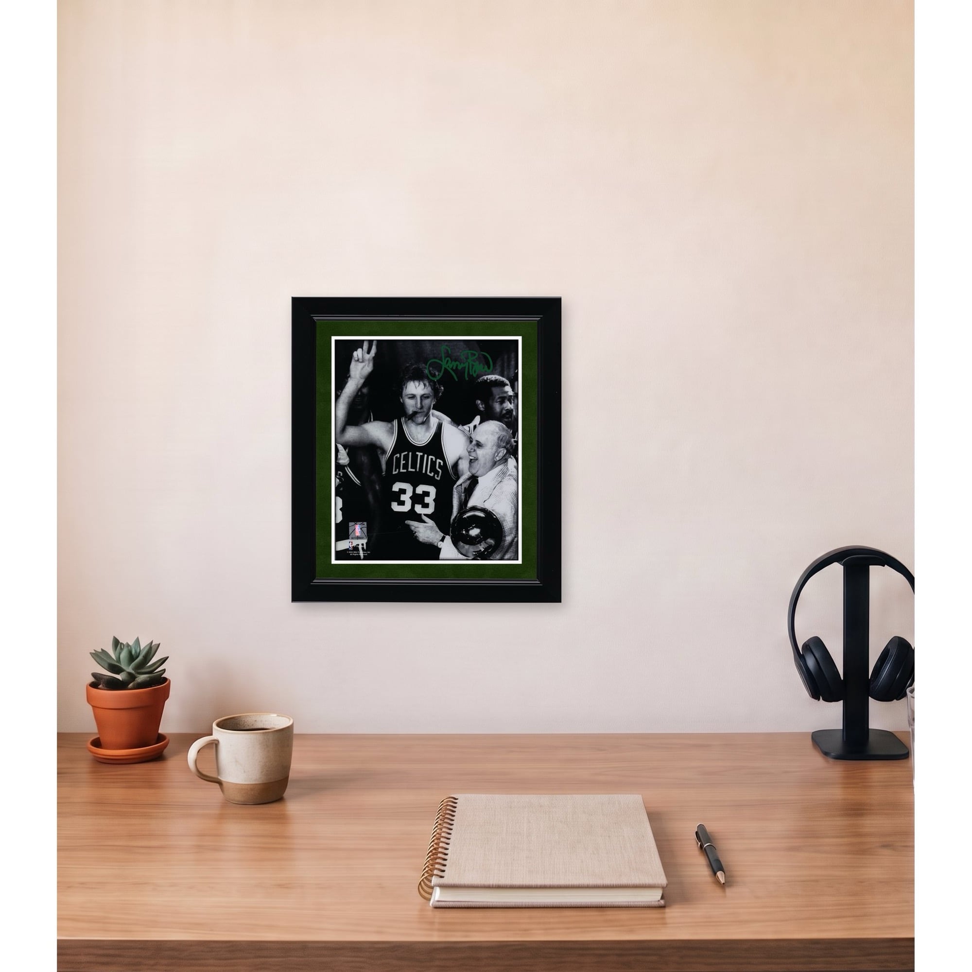 Célébration de cigares autographiée par Larry Bird des Boston Celtics 8" x 10" avec photo rouge