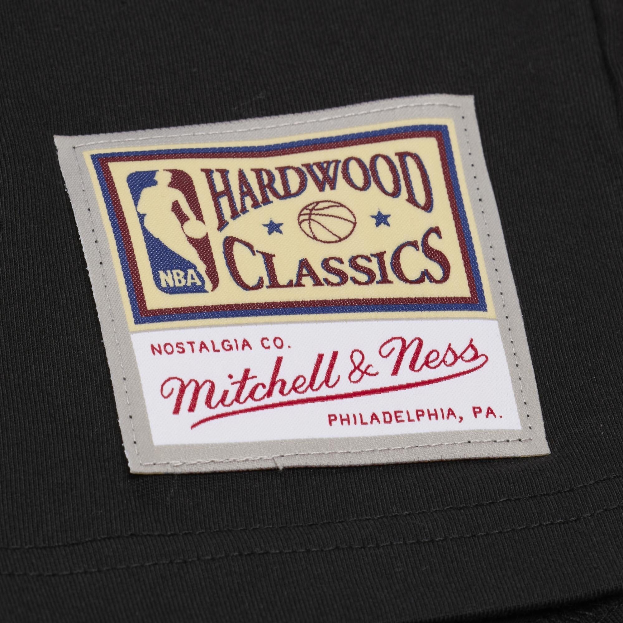 T-shirt Mitchell & Ness Bill Russell noir Boston Celtics Hardwood Classics pour homme