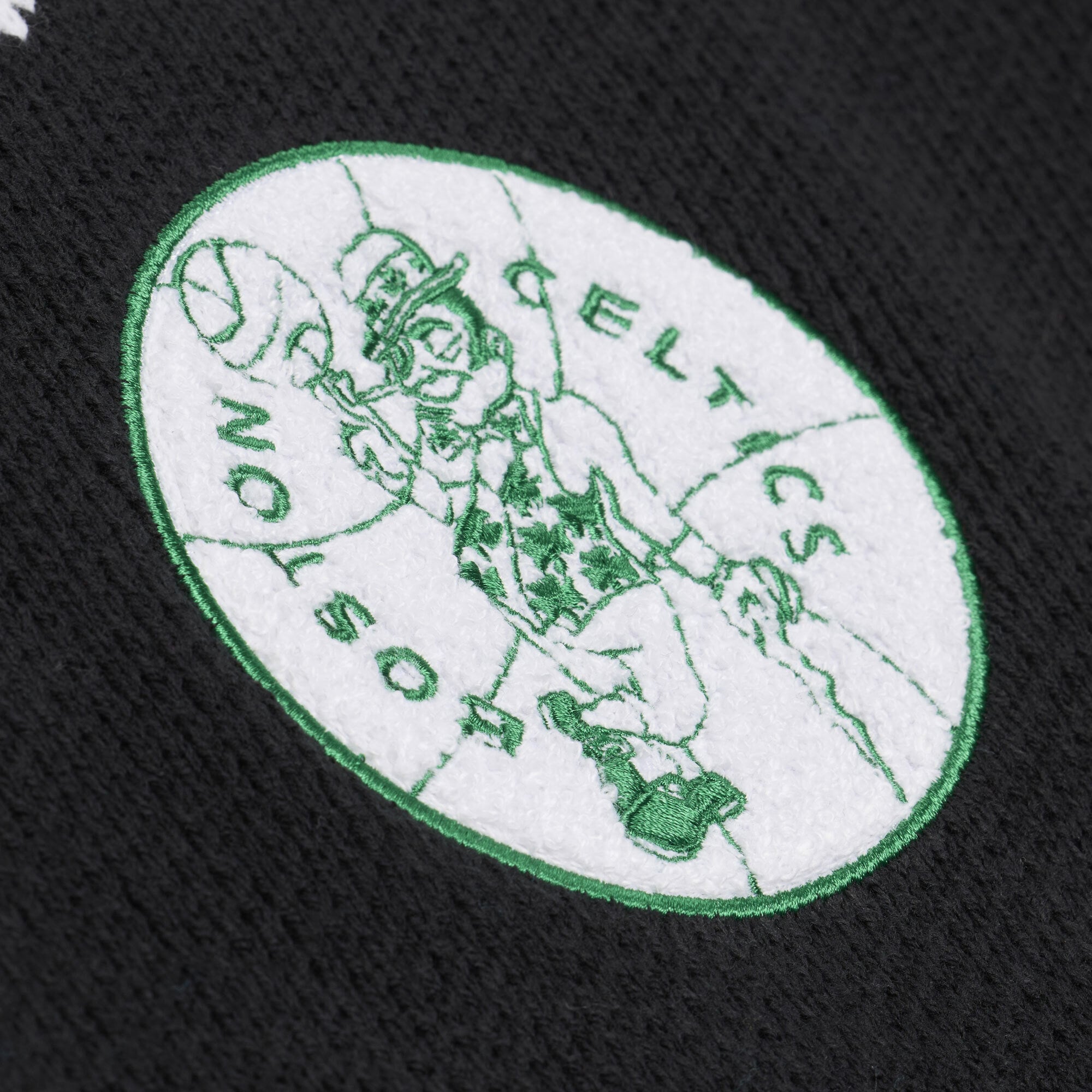 Pull Mitchell & Ness noir pour homme, modèle entraîneur-chef des Boston Celtics