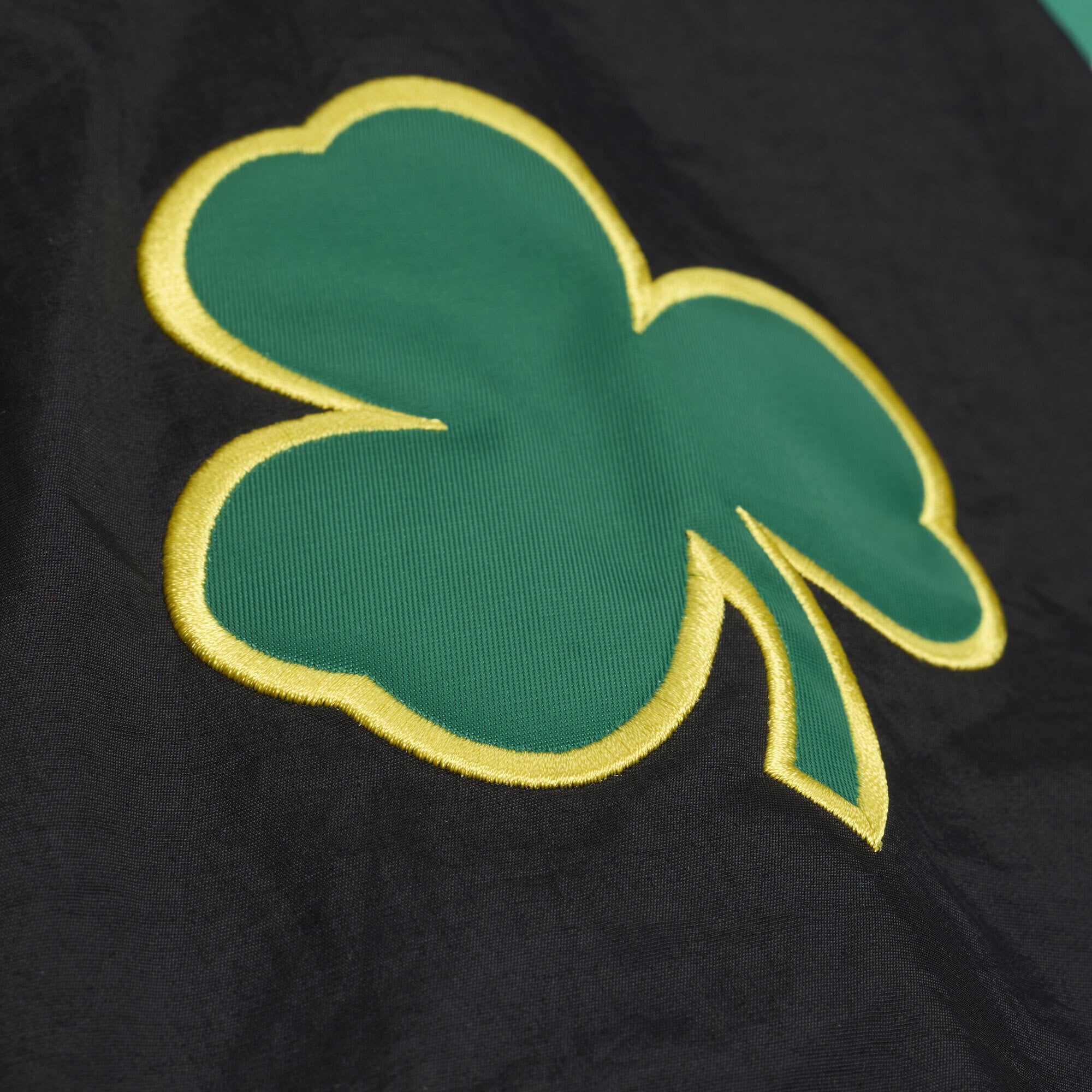 Men's Mitchell & Ness Kelly Green Boston Celtics Classic V-Neck Raglan Pullover