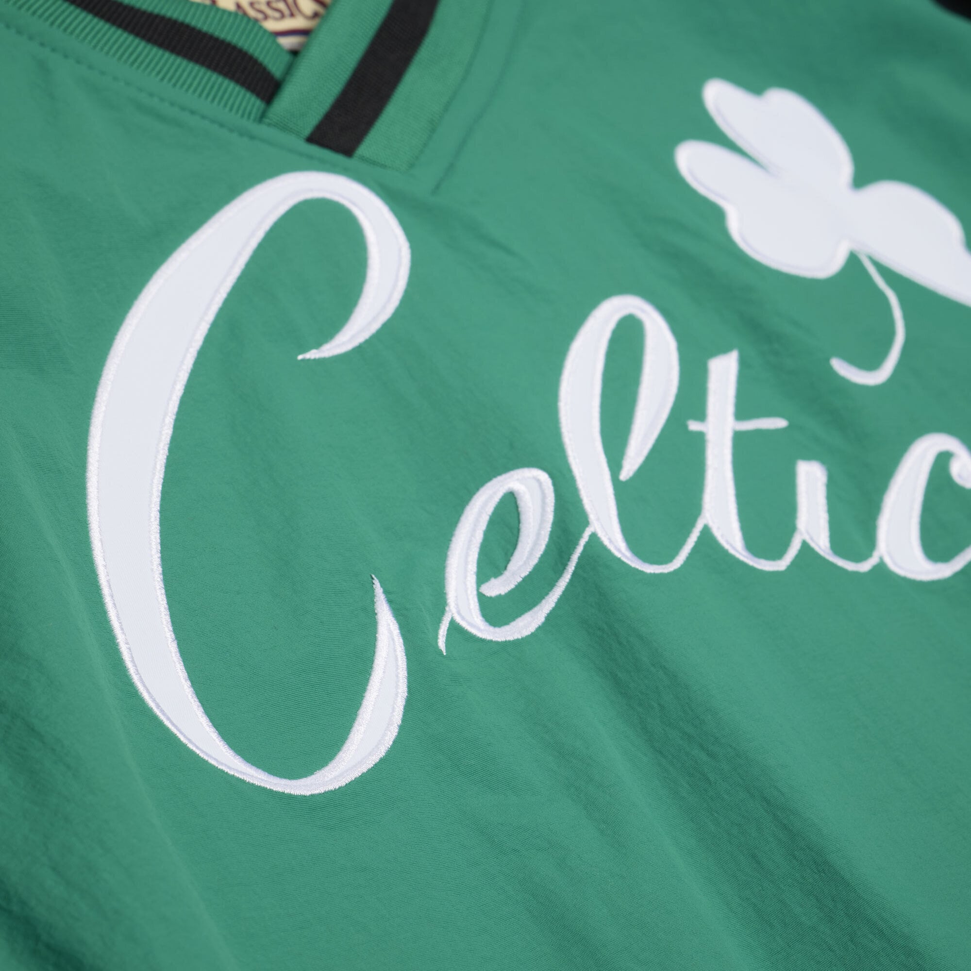 Men's Mitchell & Ness Kelly Green Boston Celtics Classic V-Neck Raglan Pullover