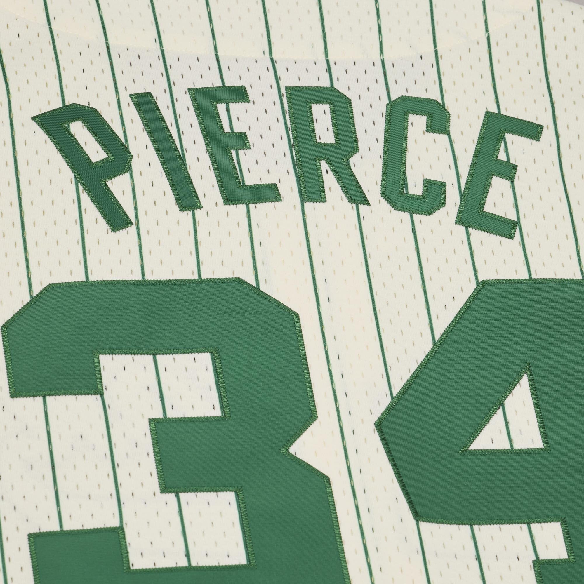 Maillot Mitchell & Ness Paul Pierce crème Boston Celtics pour homme, en maille et à boutons.