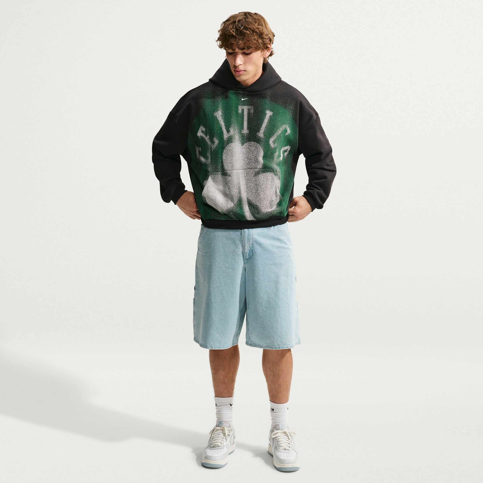 Sweat à capuche Nike Boston Celtics 2026 Standard Issue Practice Icon Fleece noir pour homme