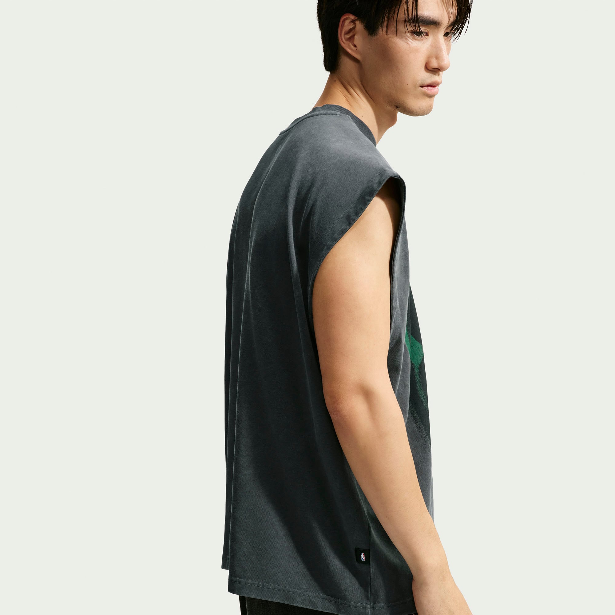 Débardeur d'avant-match Nike Boston Celtics 2026 Standard Issue, couleur anthracite, pour homme