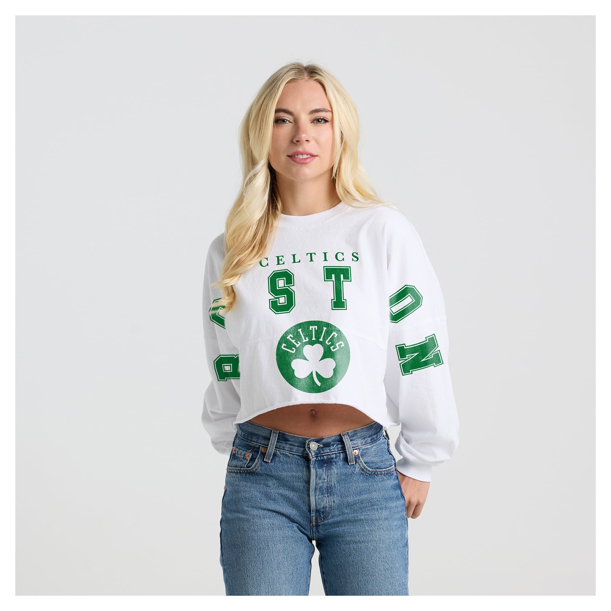 Sweat-shirt court à col rond Fanatics blanc Boston Celtics Spirit Jersey pour femme