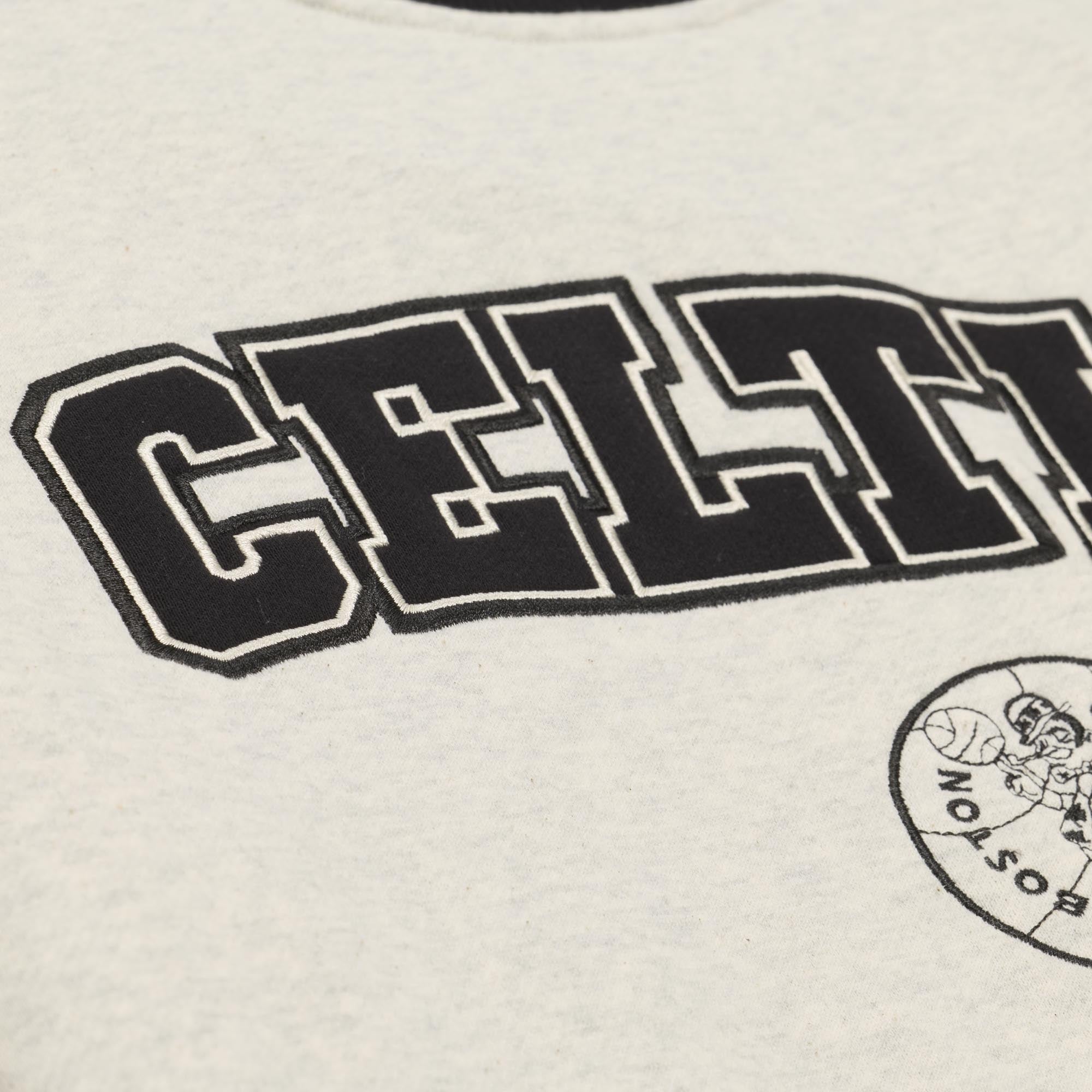 Sweat-shirt à col montant côtelé Mitchell & Ness couleur avoine Boston Celtics pour femme