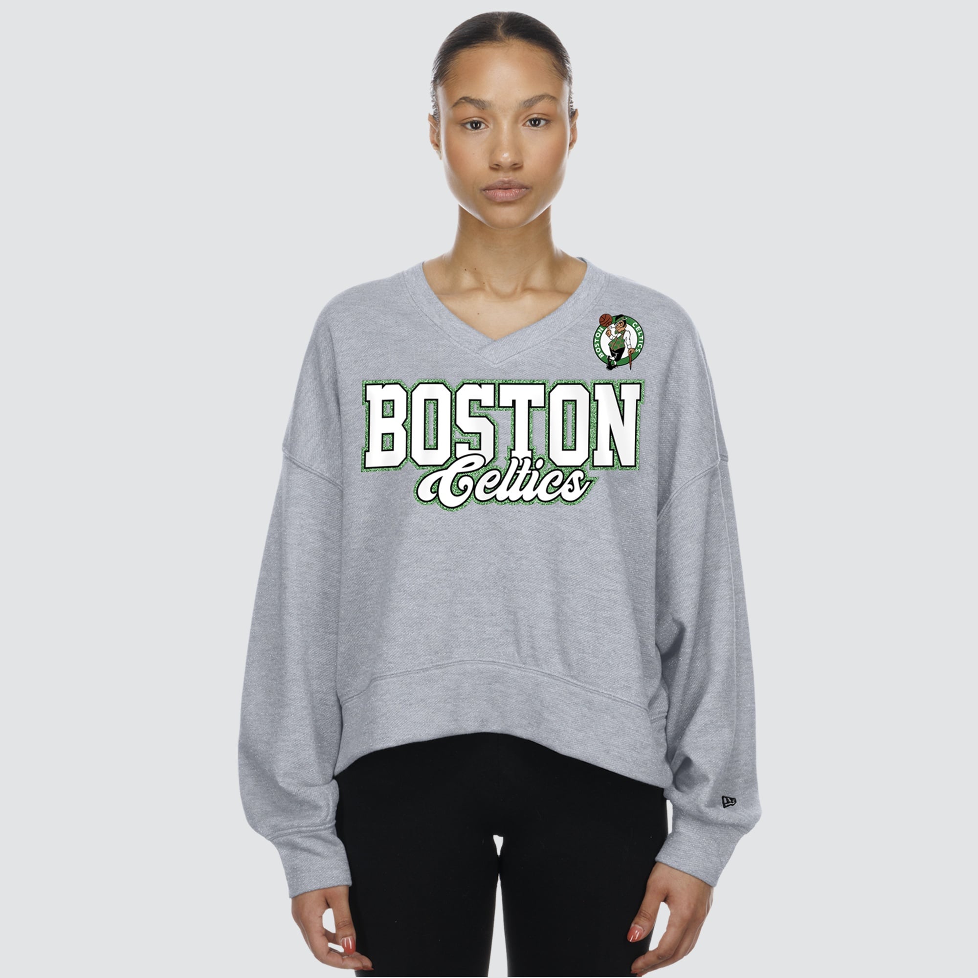 Sweat-shirt polaire court oversize à col en V gris New Era pour femme, Boston Celtics