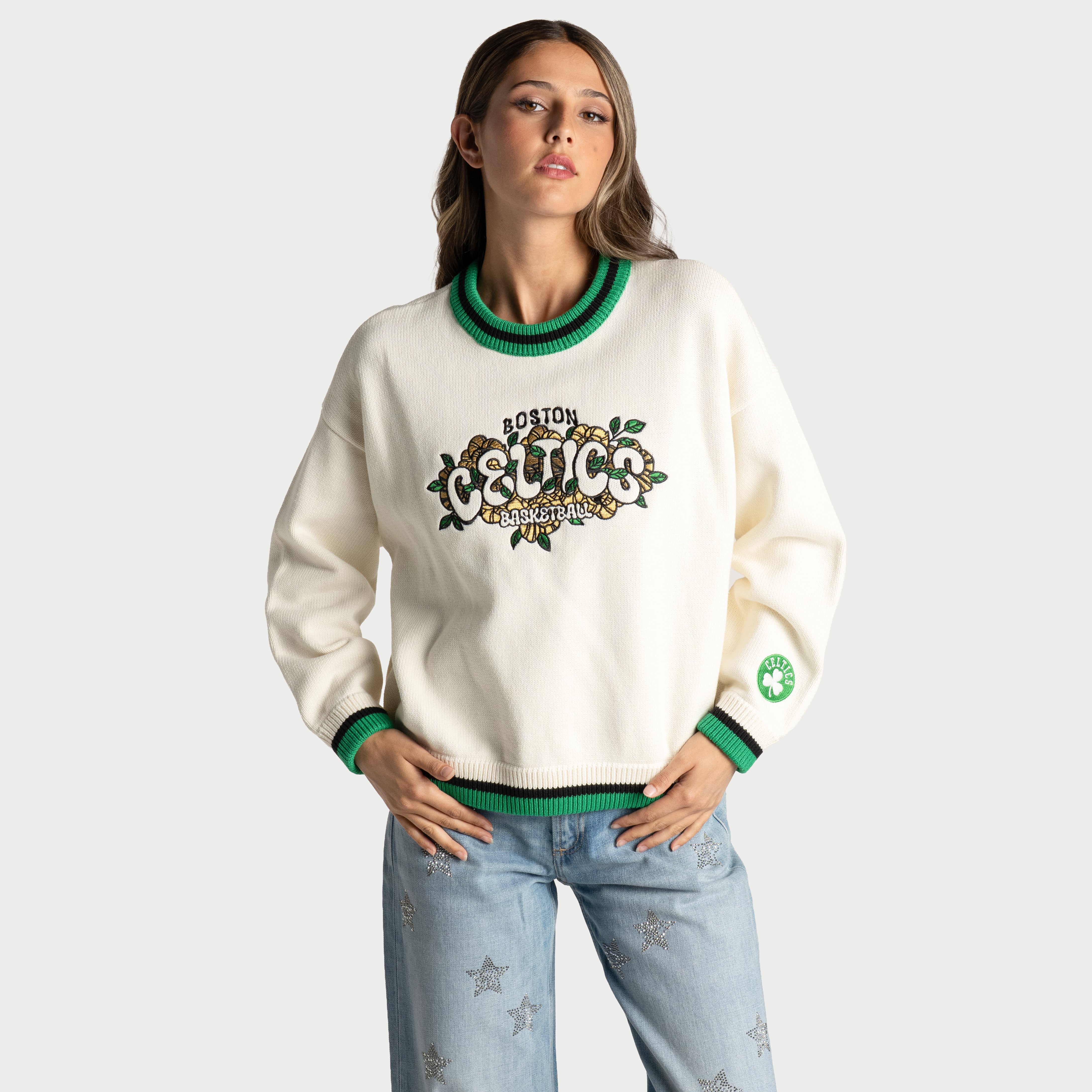 Pull jacquard à col rond crème Boston Celtics de The Wild Collective pour femme