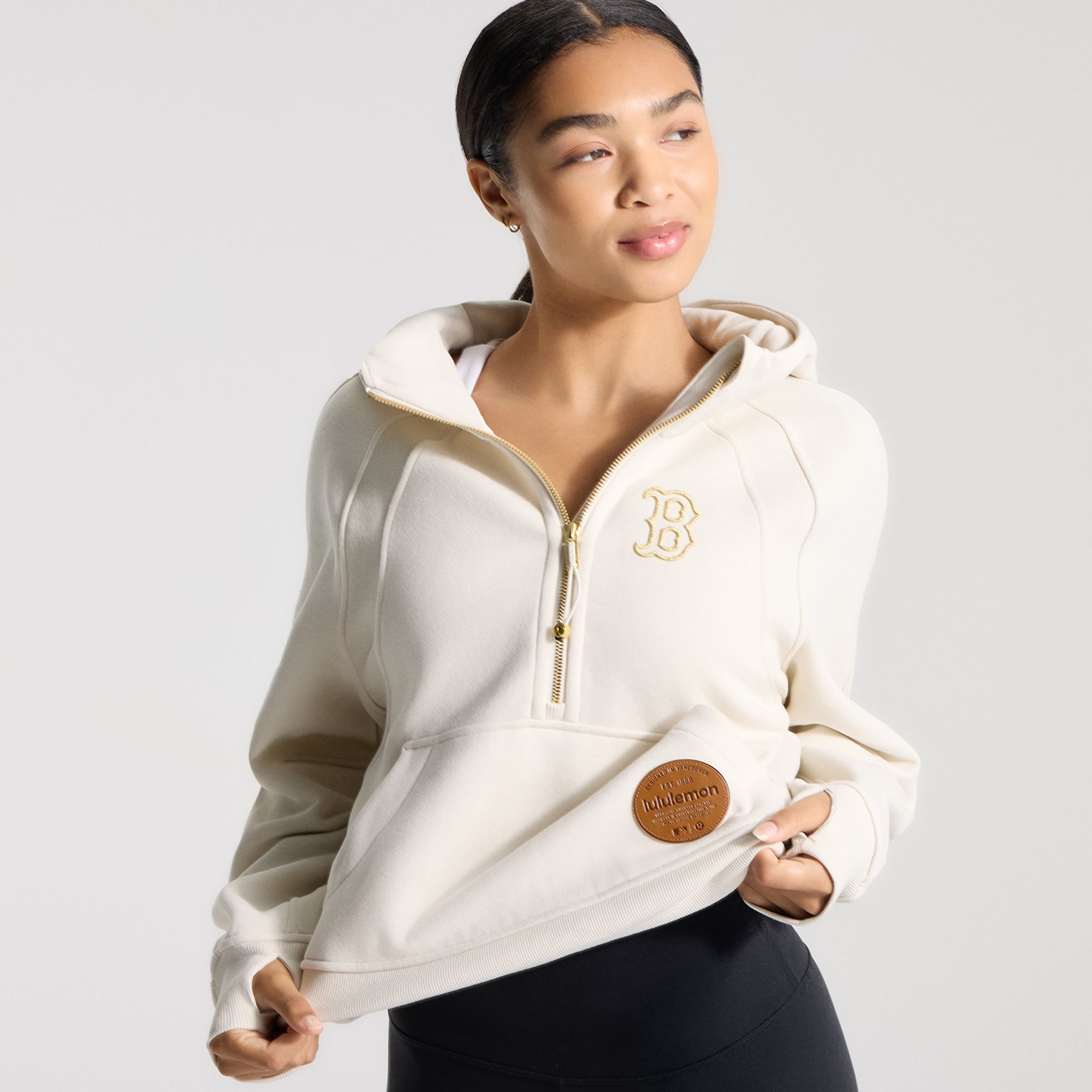 Sweat à capuche oversize demi-zip en scuba crème pour femme de lululemon Boston Red Sox
