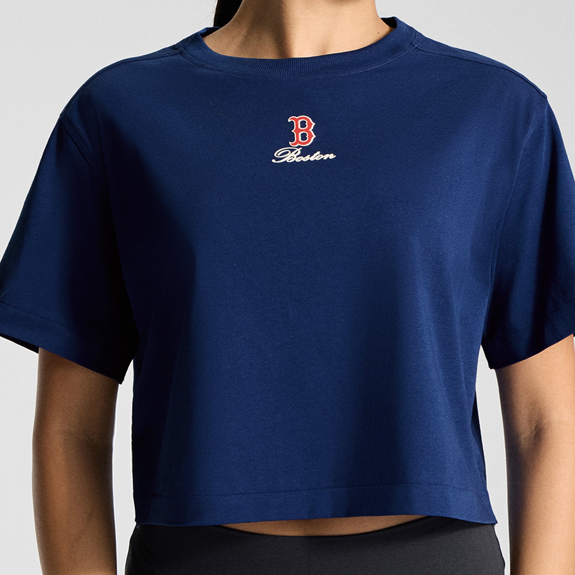 T-shirt en coton biologique lululemon Midnight Shadow Boston Red Sox All Yours pour femme
