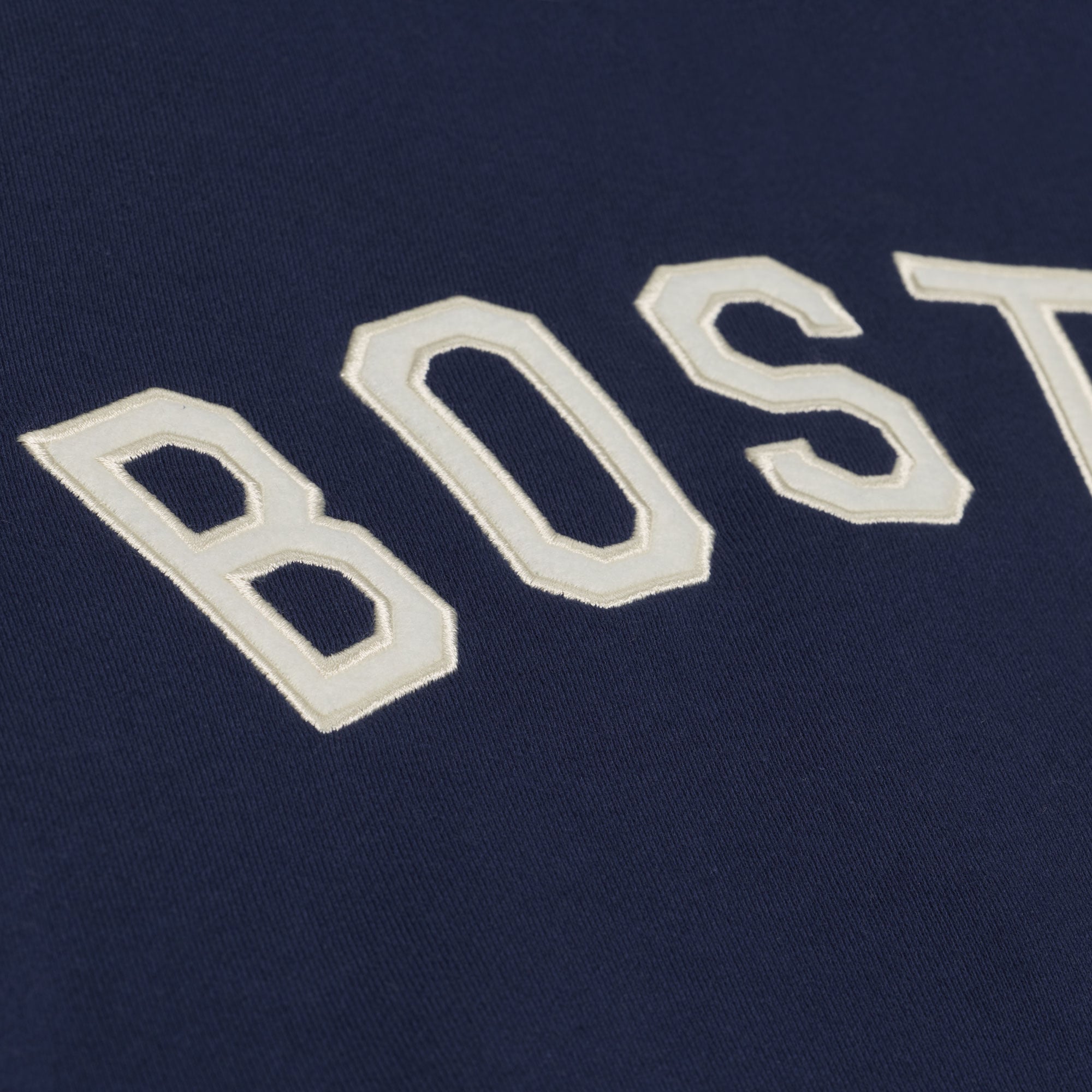 Sweat à capuche Mitchell & Ness bleu marine pour femme, collection Cooperstown des Boston Red Sox, style rétro.