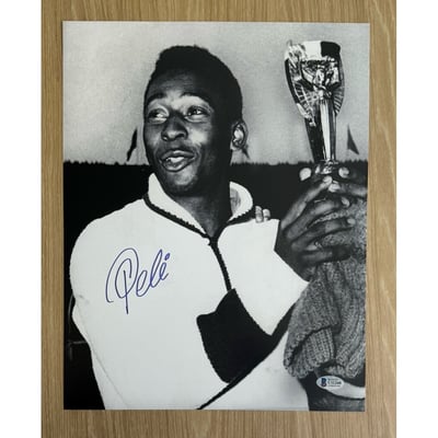 Pele Signed Brazil World Cup 11x14 Photo Beckett Bas