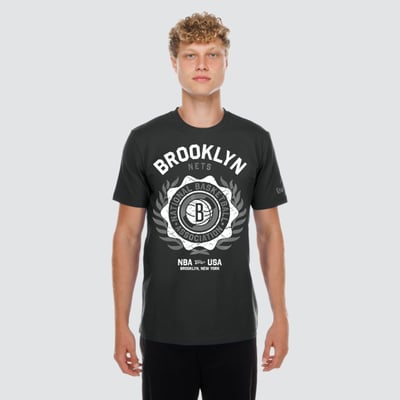  Brooklyn Nets New Era Laurel Crest Flocking T-Shirt - Black