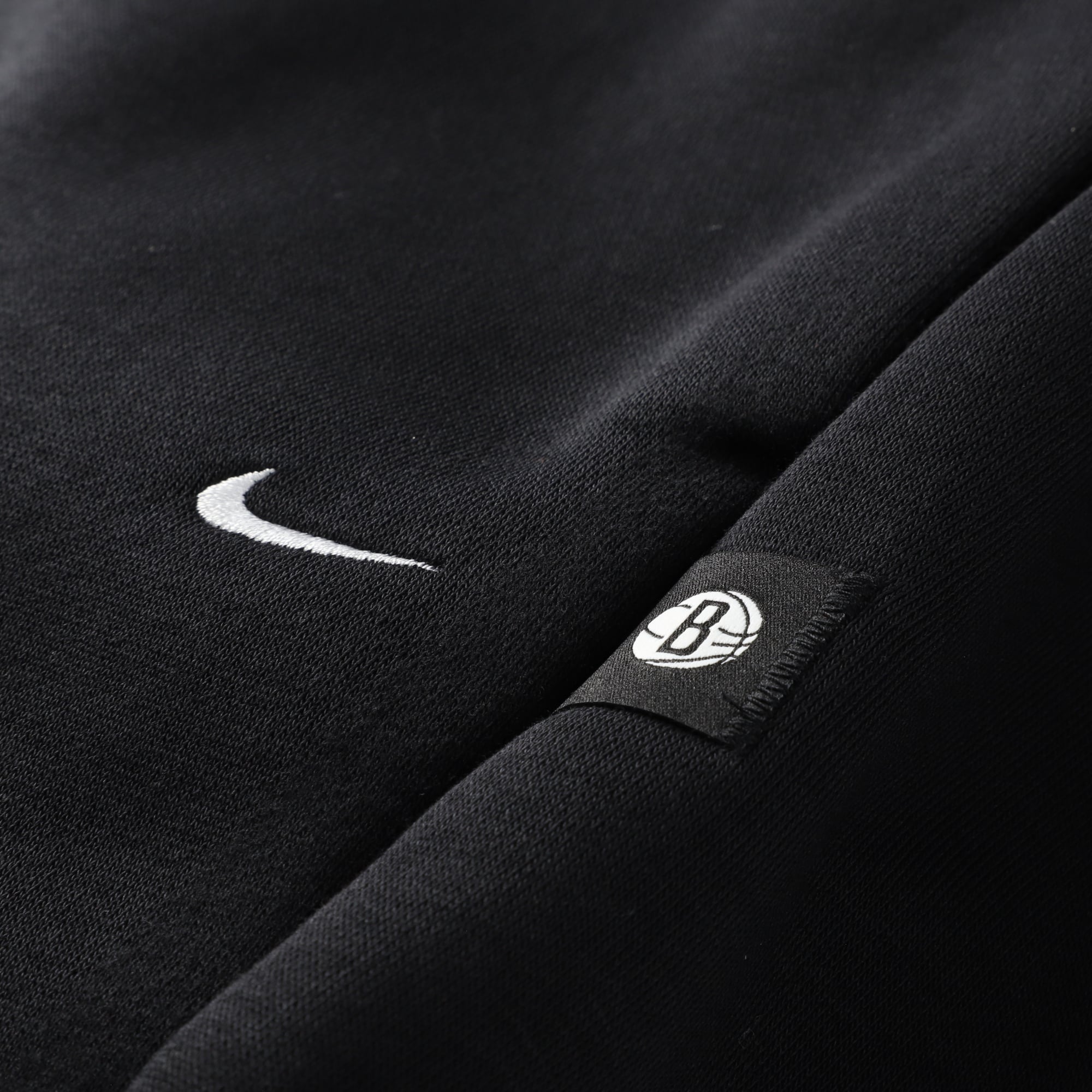 Pantalon de sport Nike Brooklyn Nets 2026 Standard Issue Icon Fleece fuselé noir pour homme