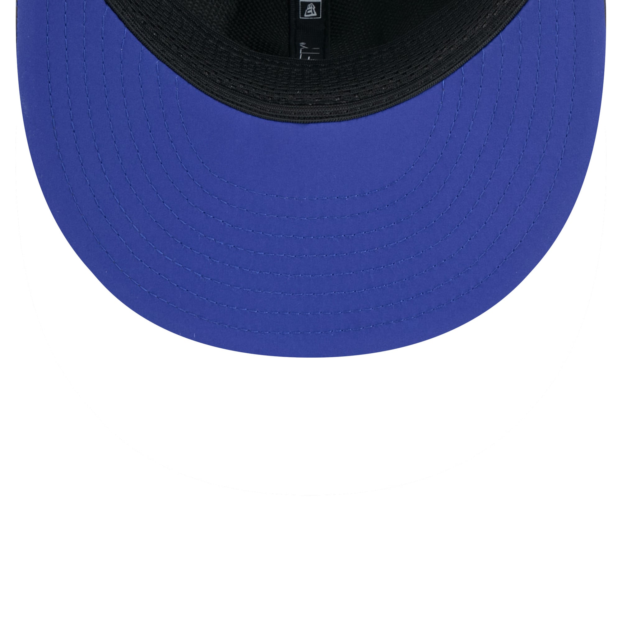 Casquette snapback New Era Buffalo Bills 2026 Sideline pour homme, couleur anthracite, modèle 9FIFTY, idéale pour les temps froids.