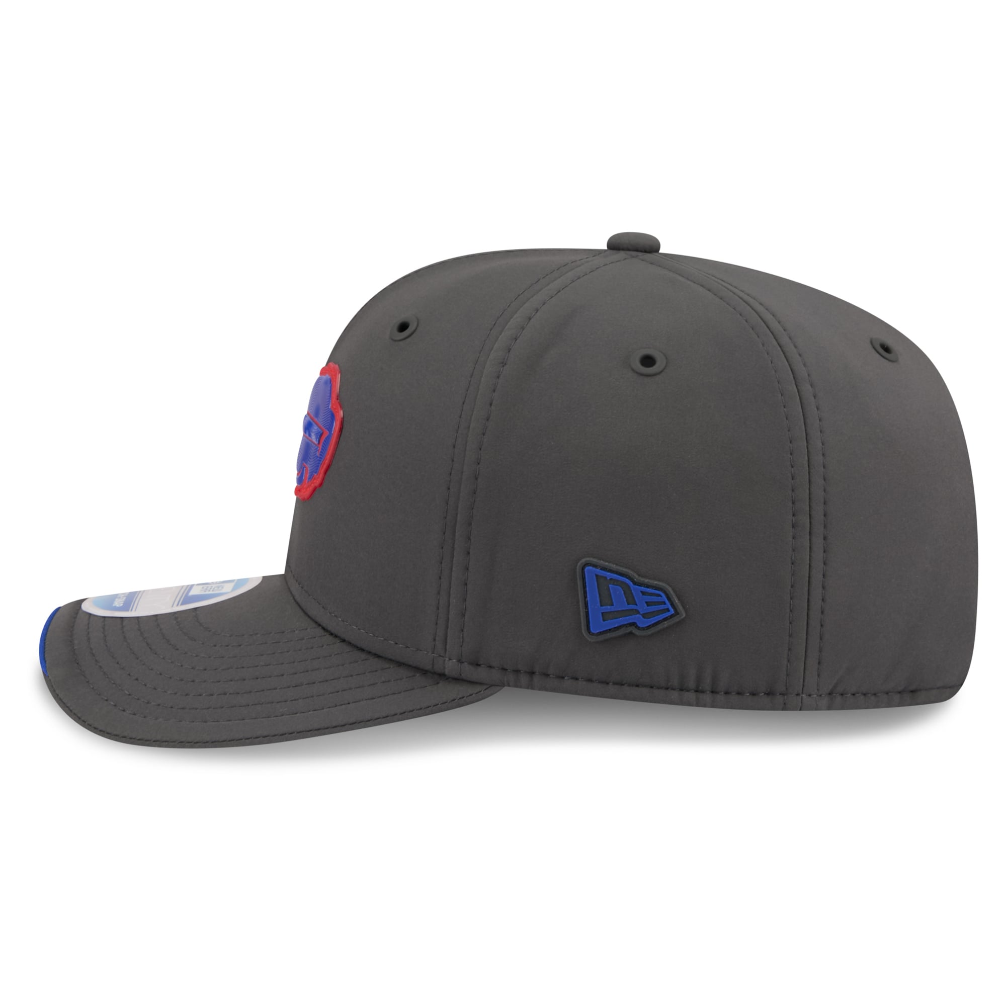 Casquette ajustable New Era Buffalo Bills 2026 Sideline pour homme, couleur anthracite, modèle 9SEVENTY, idéale pour les temps froids.