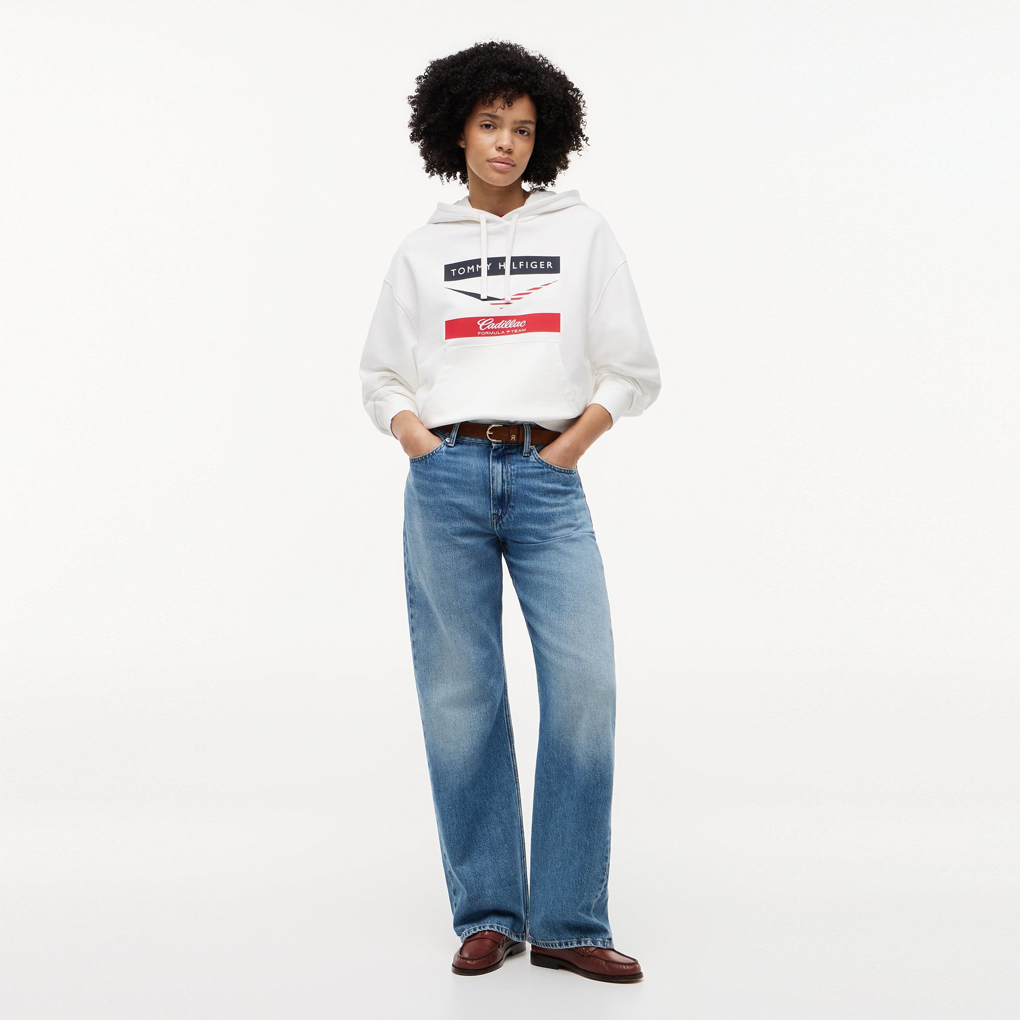 Sweat à capuche Tommy Hilfiger x Cadillac F1 Team blanc chevrons pour femme