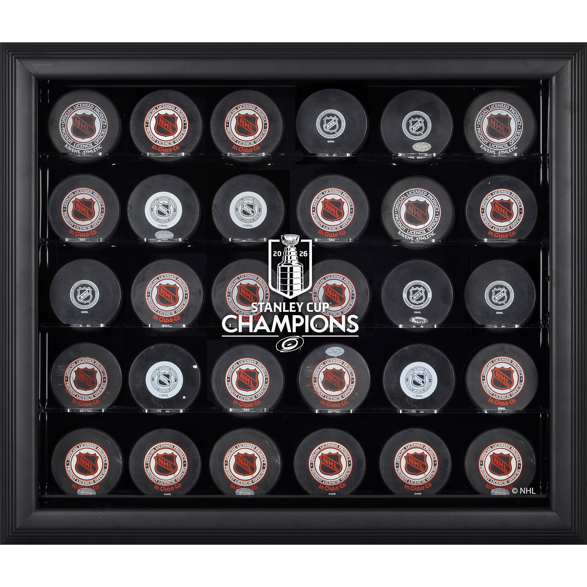 Présentoir à 30 rondelles avec logo encadré noir, commémorant les Hurricanes de la Caroline, champions de la Coupe Stanley 2026.
