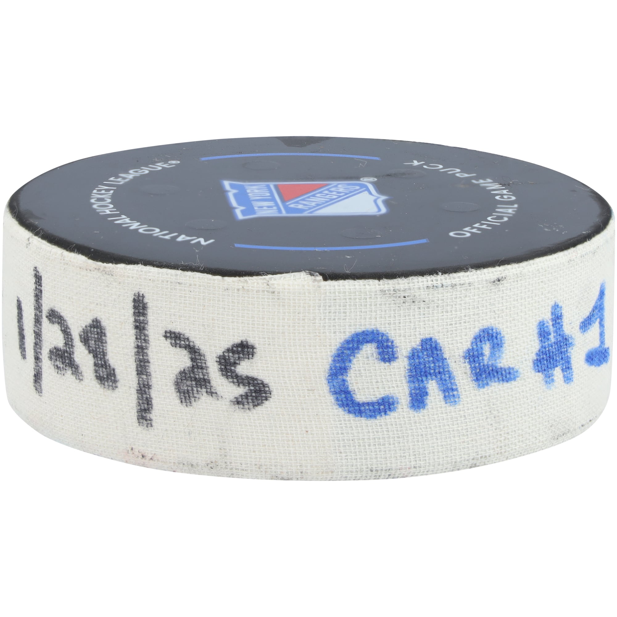Andrei Svechnikov, rondelle utilisée par les Hurricanes de la Caroline lors du match contre les Rangers de New York le 28 janvier 2025 - Premier de deux buts marqués