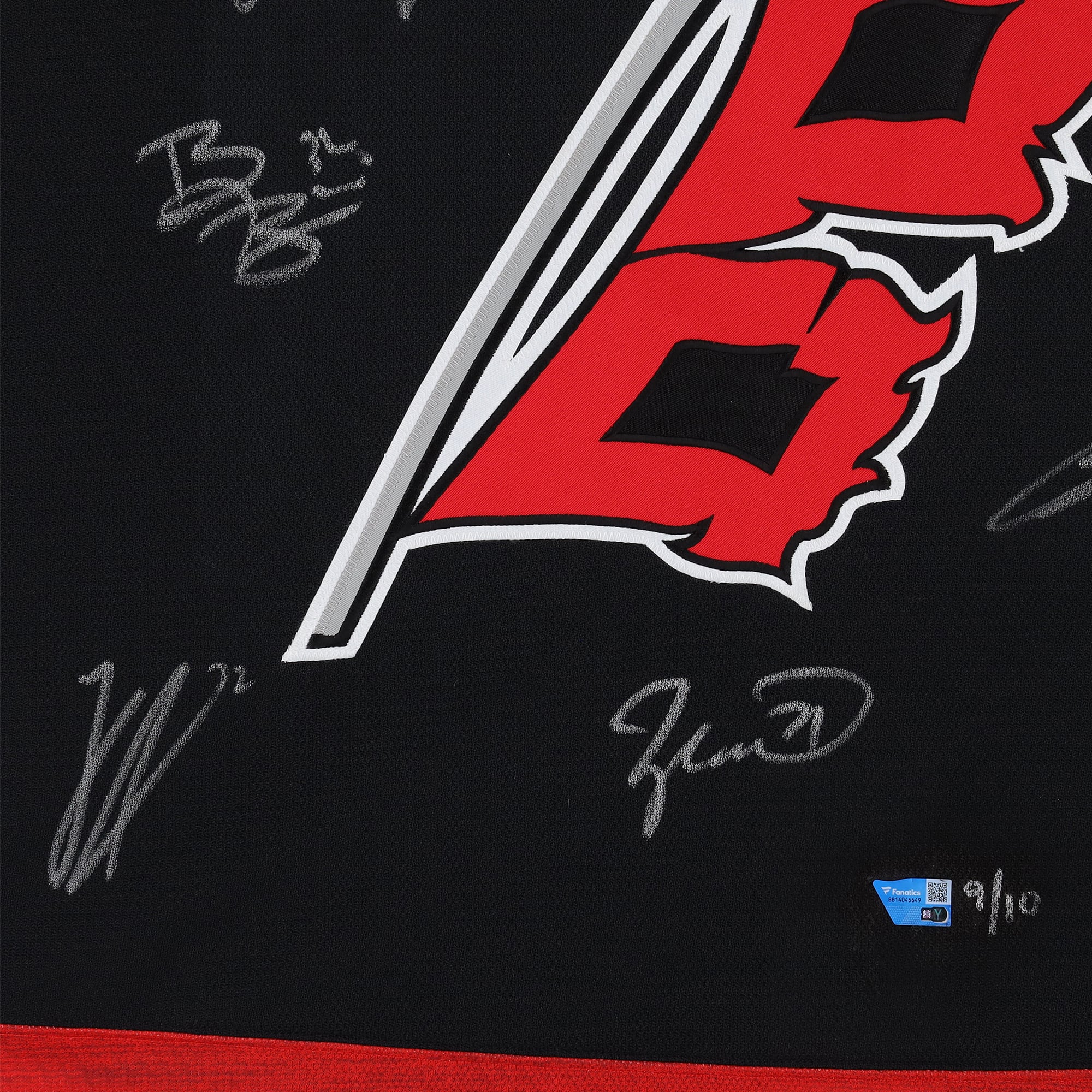 Maillot authentique Fanatics Pro noir des Hurricanes de la Caroline, champions de la Coupe Stanley 2026, avec plusieurs signatures - Édition limitée à 10 exemplaires