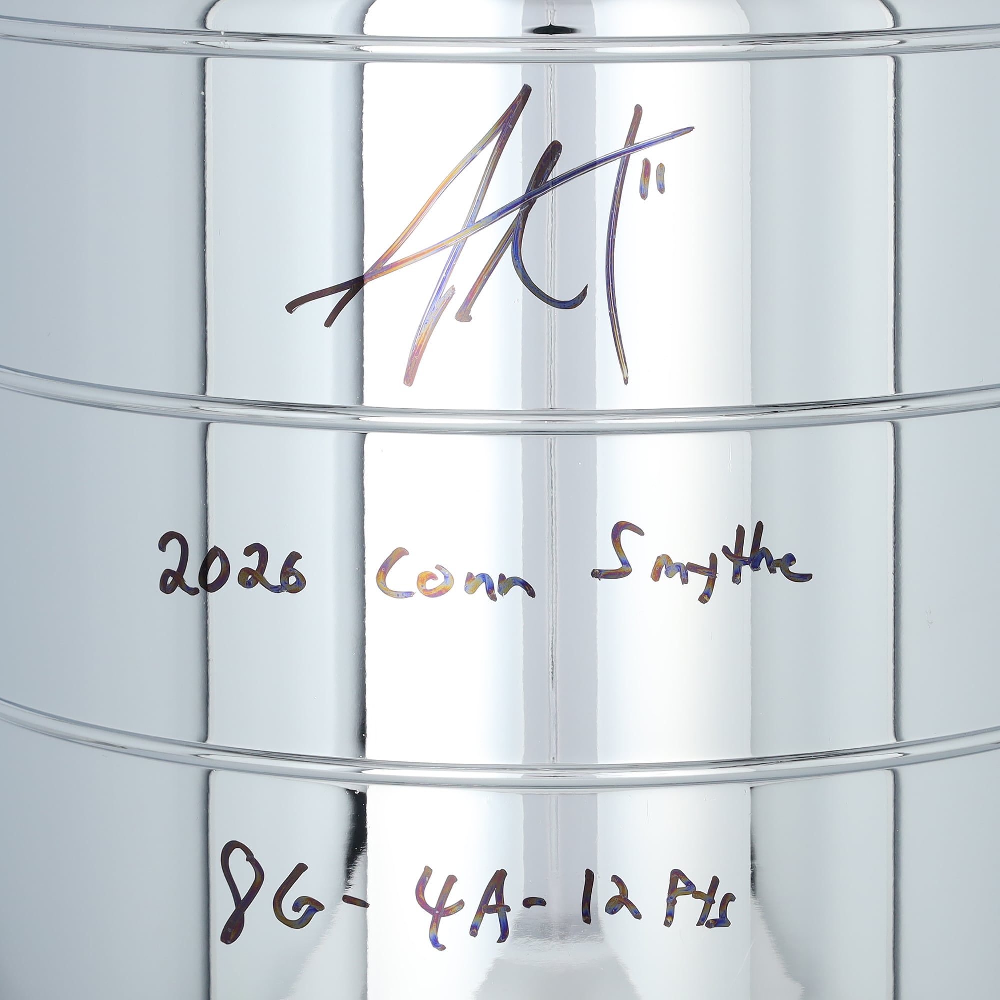 Réplique de la Coupe Stanley 2026, champions, signée par Jordan Staal des Hurricanes de la Caroline et comportant de multiples inscriptions - Édition limitée à 5 exemplaires