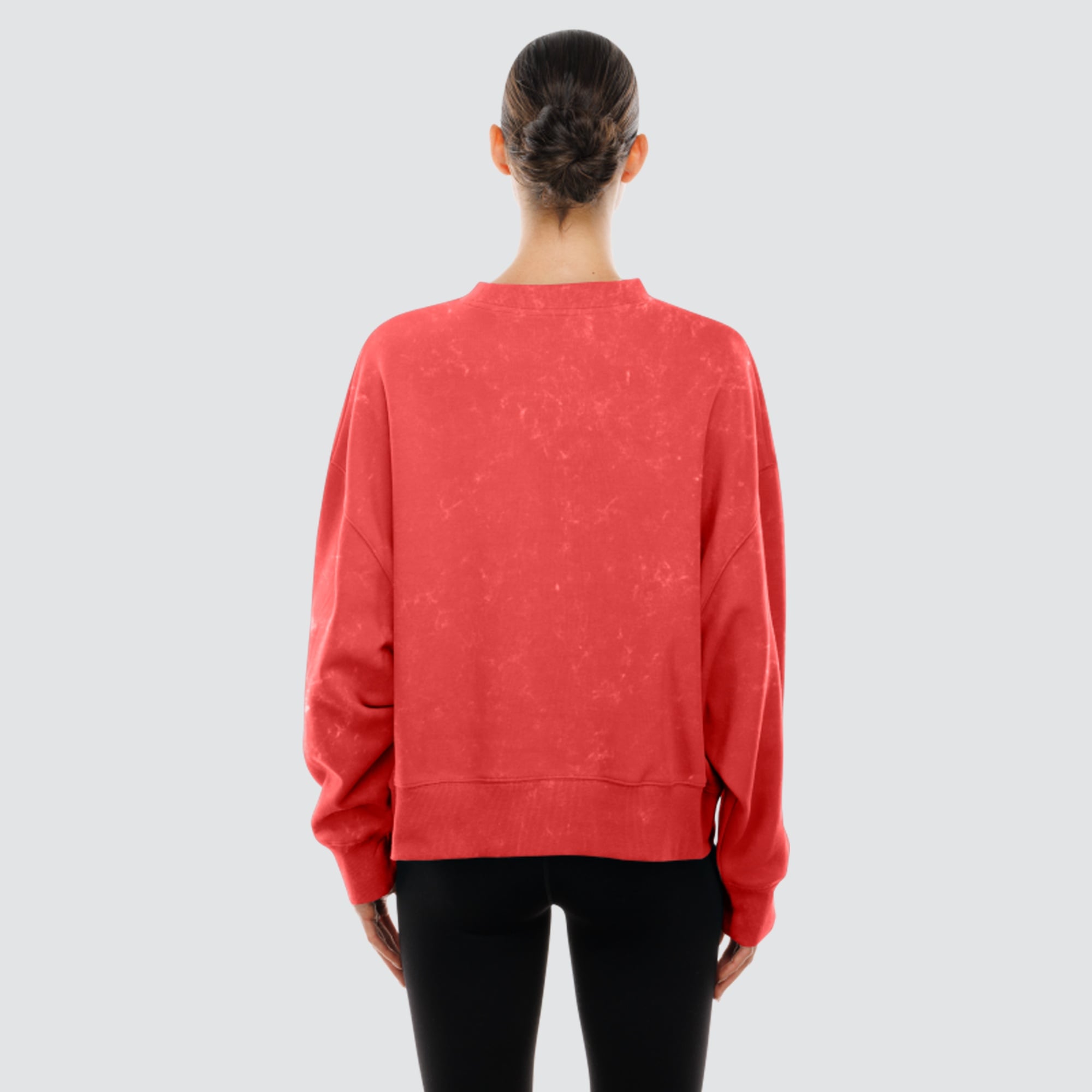 Sweat-shirt à col rond New Era rouge Carolina Hurricanes pour femme, style rétro, en molleton délavé.