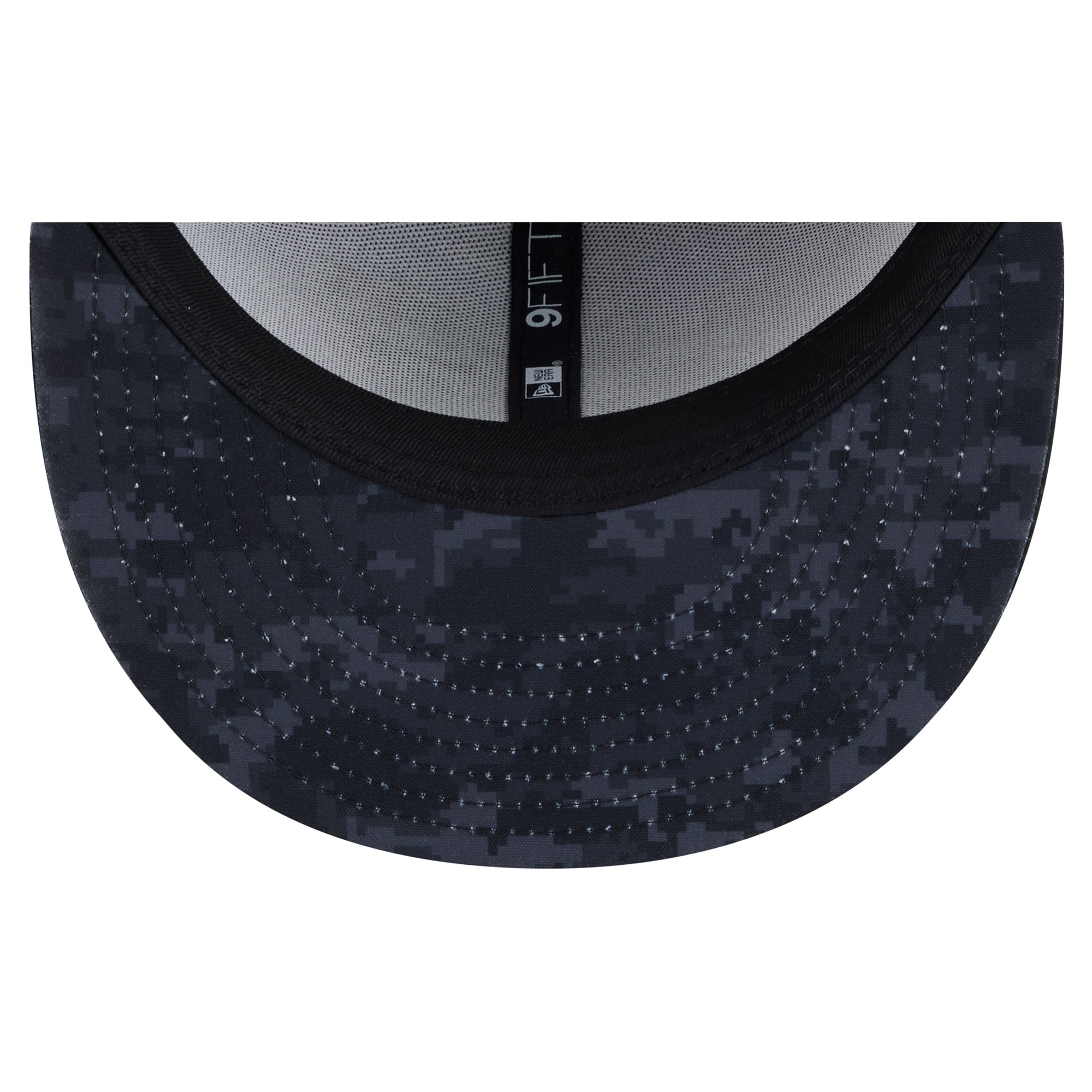 Casquette snapback New Era noire Carolina Panthers 2026 Salute To Service 9FIFTY pour homme