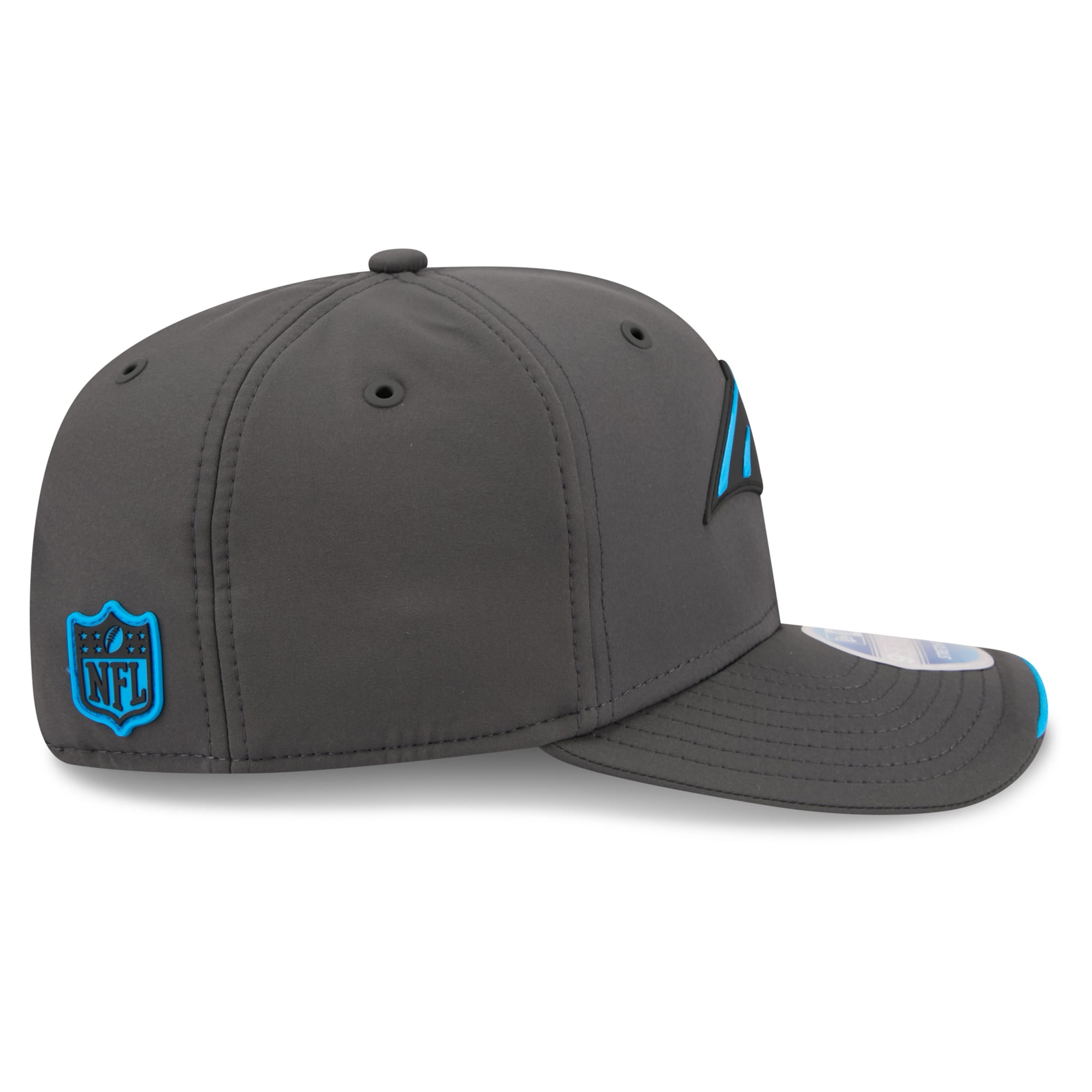Casquette ajustable New Era anthracite Carolina Panthers 2026 Sideline pour temps froid 9SEVENTY