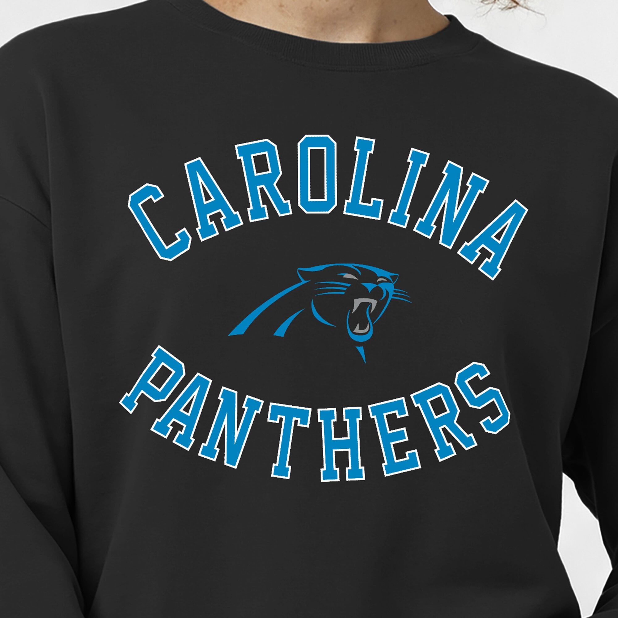 Women's Champion  Black Carolina Panthers Heart & Soul Powerblend Sweatshirt
