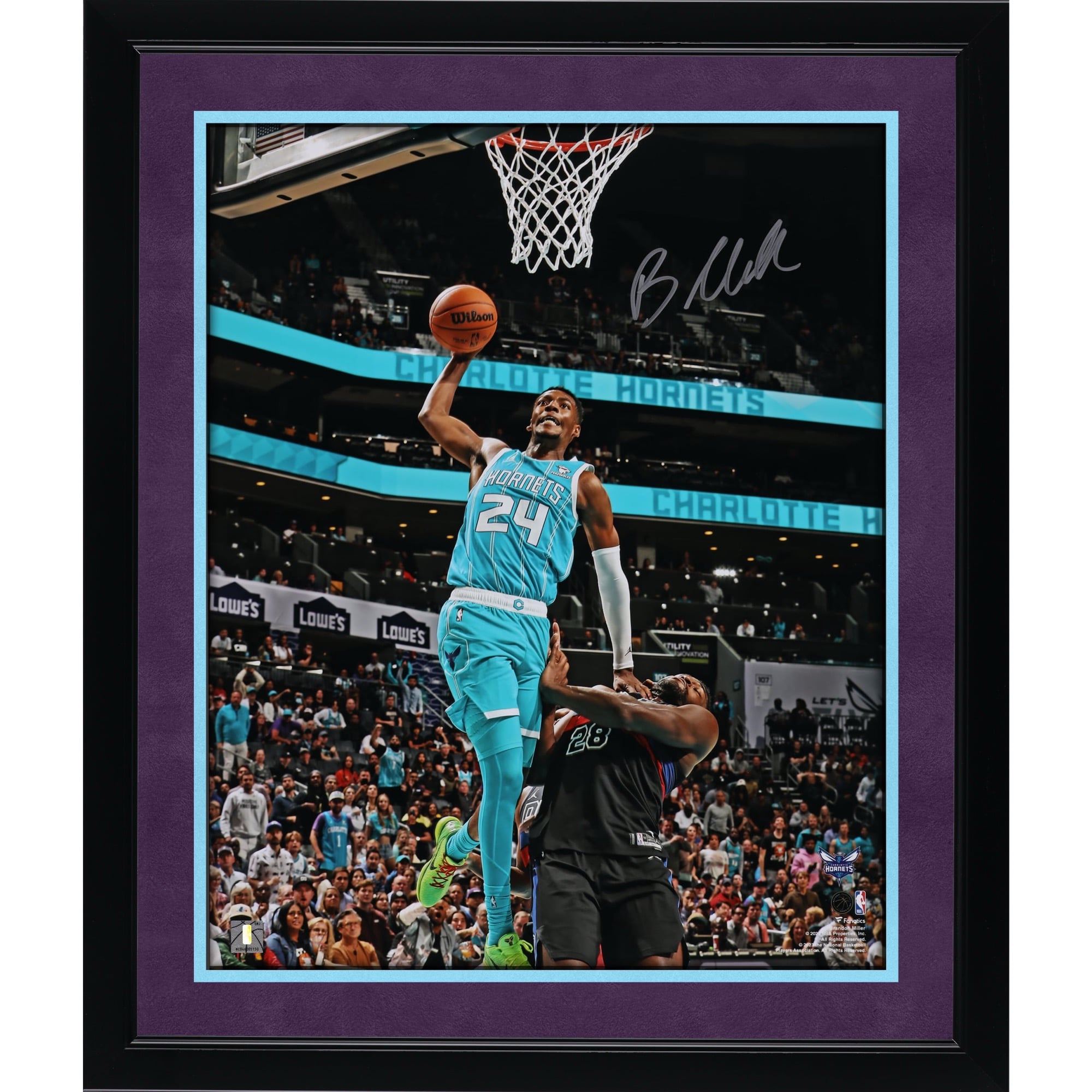Photo dédicacée de Brandon Miller (Charlotte Hornets) - Dunk In (40,6 x 50,8 cm) - turquoise