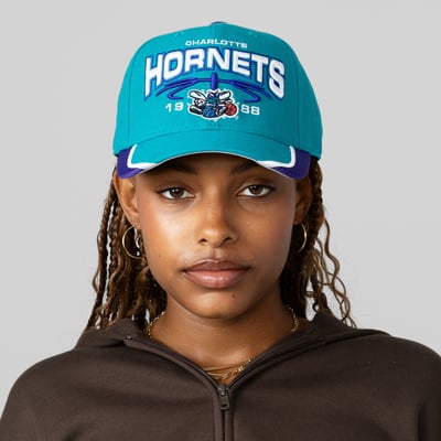 Charlotte Hornets Mitchell & Ness Game Day Pro Hardwood Classics Snapback - Teal