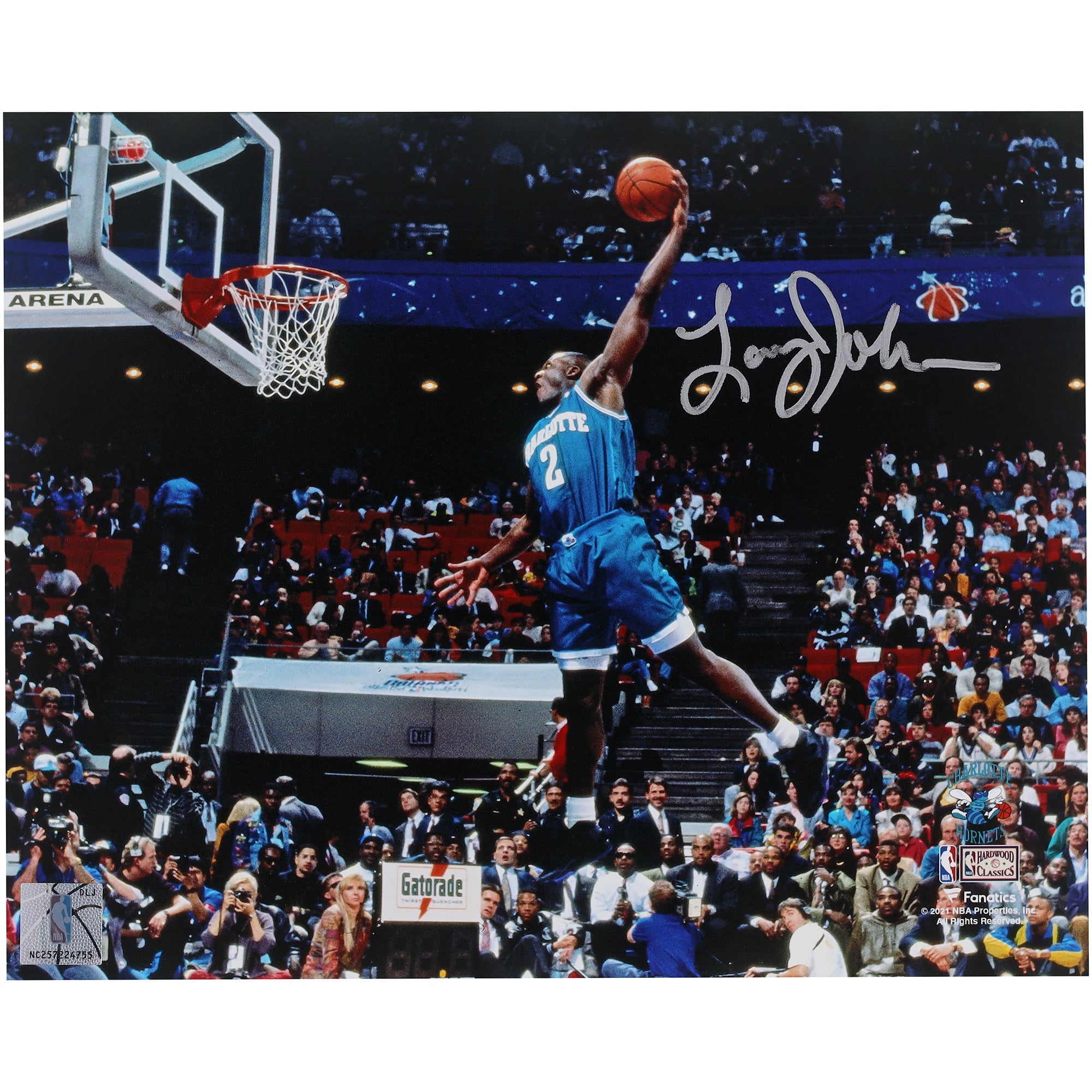 Photo dédicacée de Larry Johnson (Charlotte Hornets) lors du concours de dunks (8 x 10 pouces).