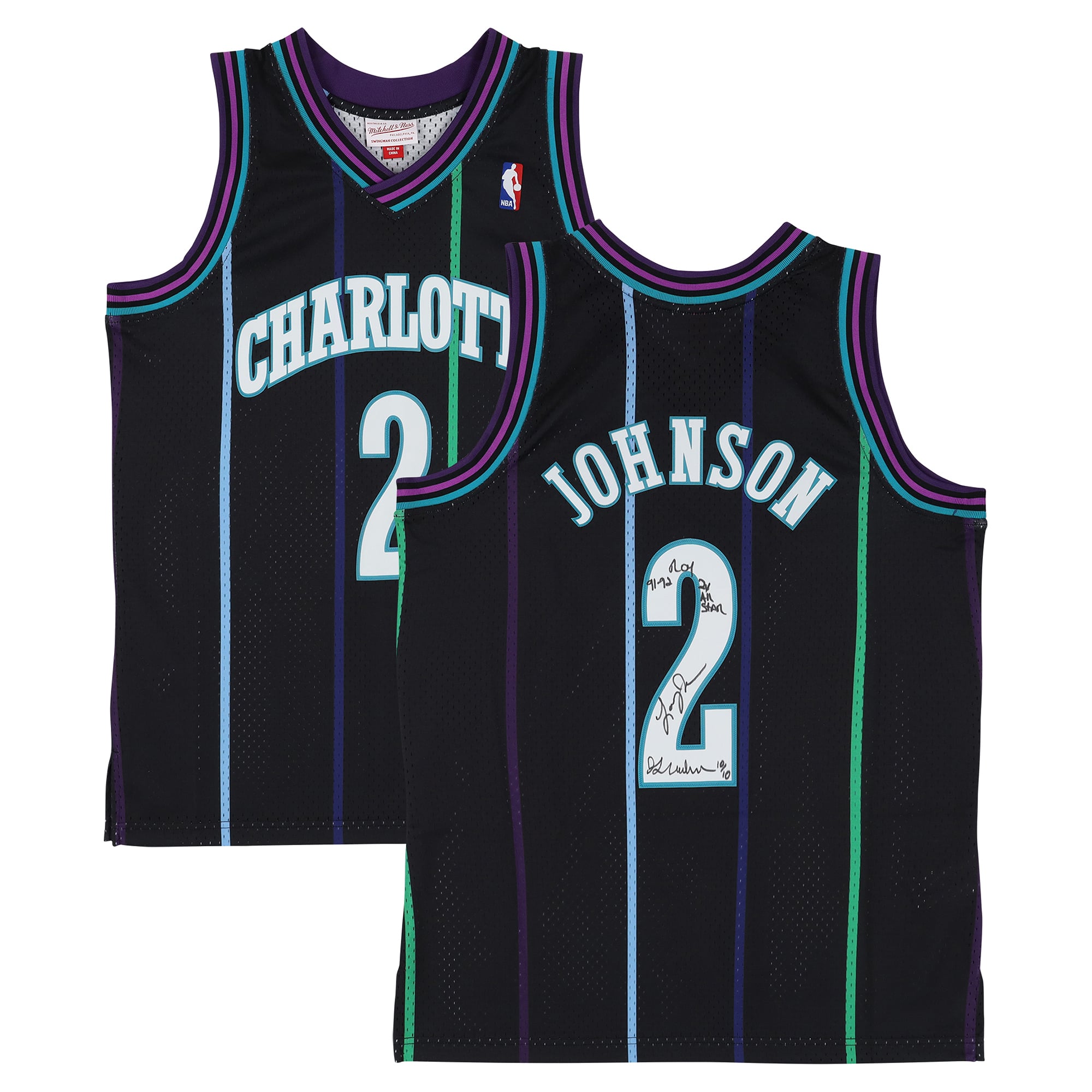 Maillot Swingman noir Mitchell & Ness Reloaded 1992, autographié par Larry Johnson (Charlotte Hornets), avec plusieurs inscriptions - Édition limitée n° 10/10
