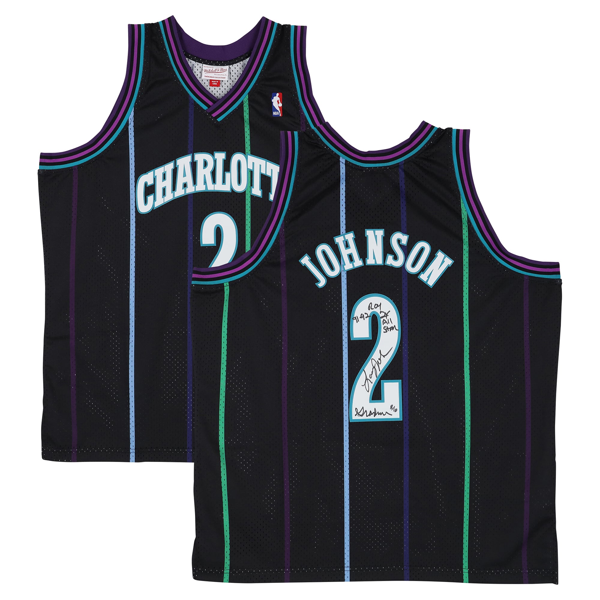 Maillot Swingman noir Mitchell & Ness Reloaded 1992, signé par Larry Johnson (Charlotte Hornets), avec plusieurs inscriptions - Édition limitée à 10 exemplaires
