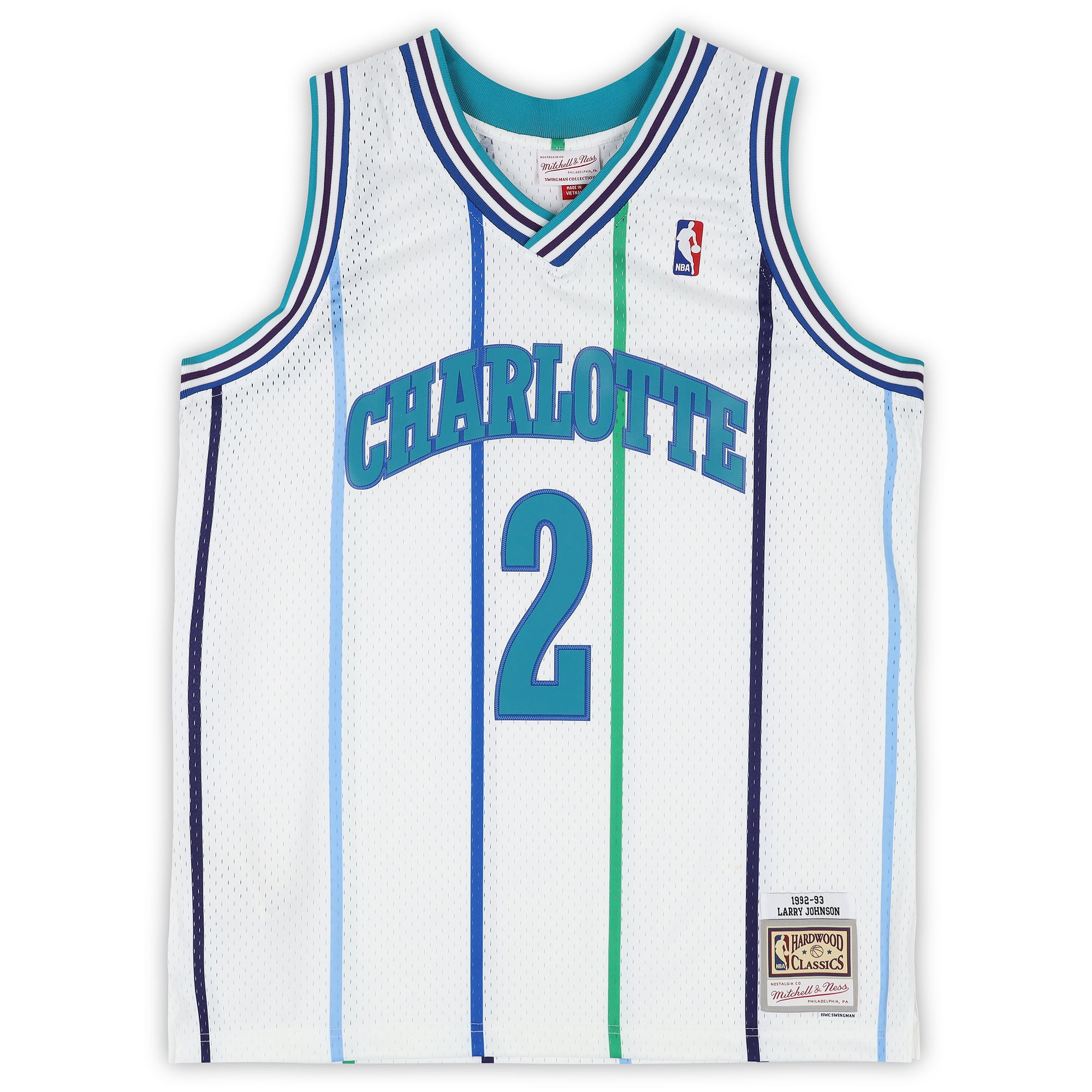 Maillot Swingman blanc Mitchell & Ness 1992 autographié par Larry Johnson des Charlotte Hornets, avec inscription « 91-92 ROY ».