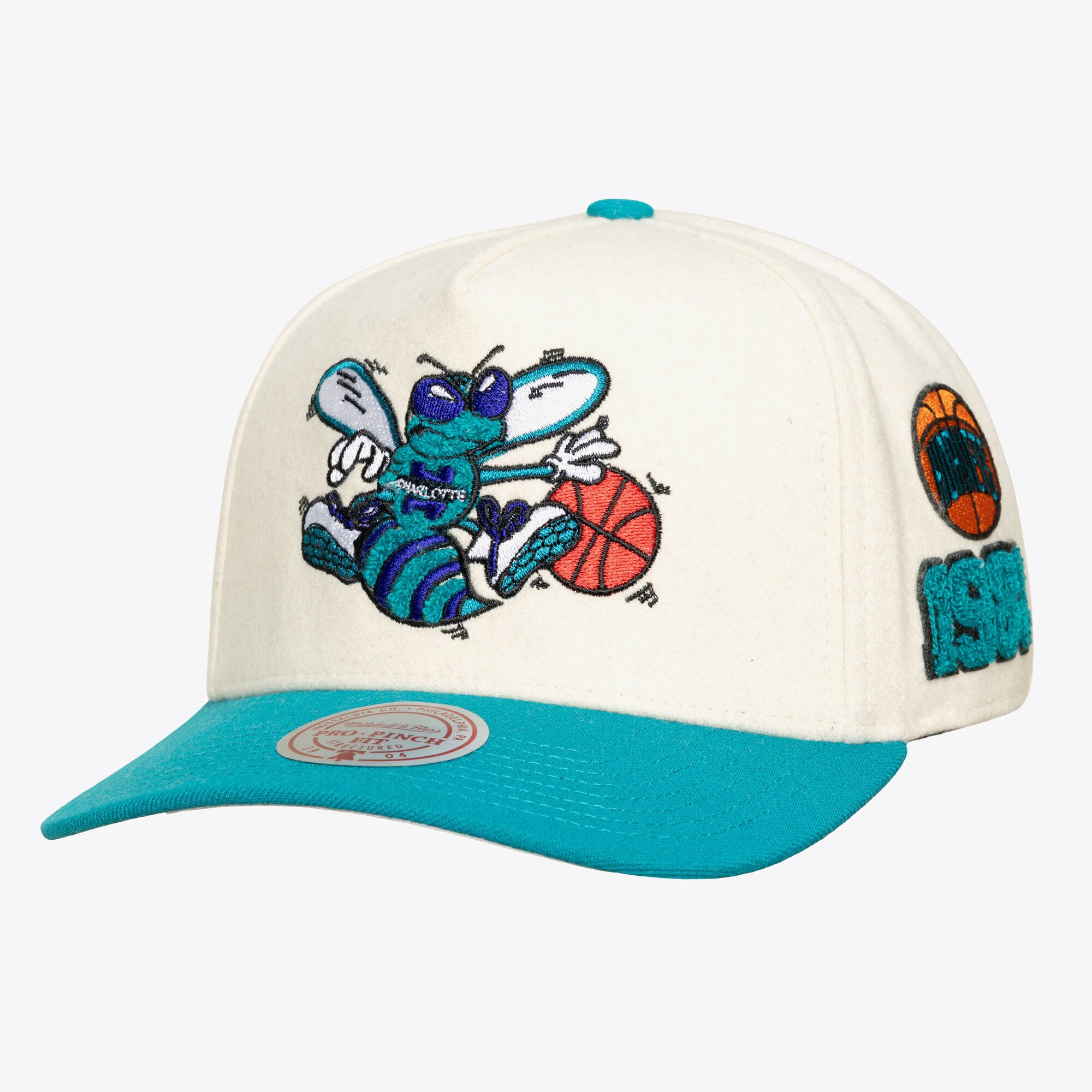 Casquette unisexe Mitchell & Ness crème Charlotte Hornets Team Pro ajustable