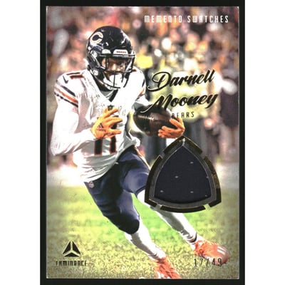 2022 Panini Luminance Memento Swatches Gold #15 Darnell Mooney