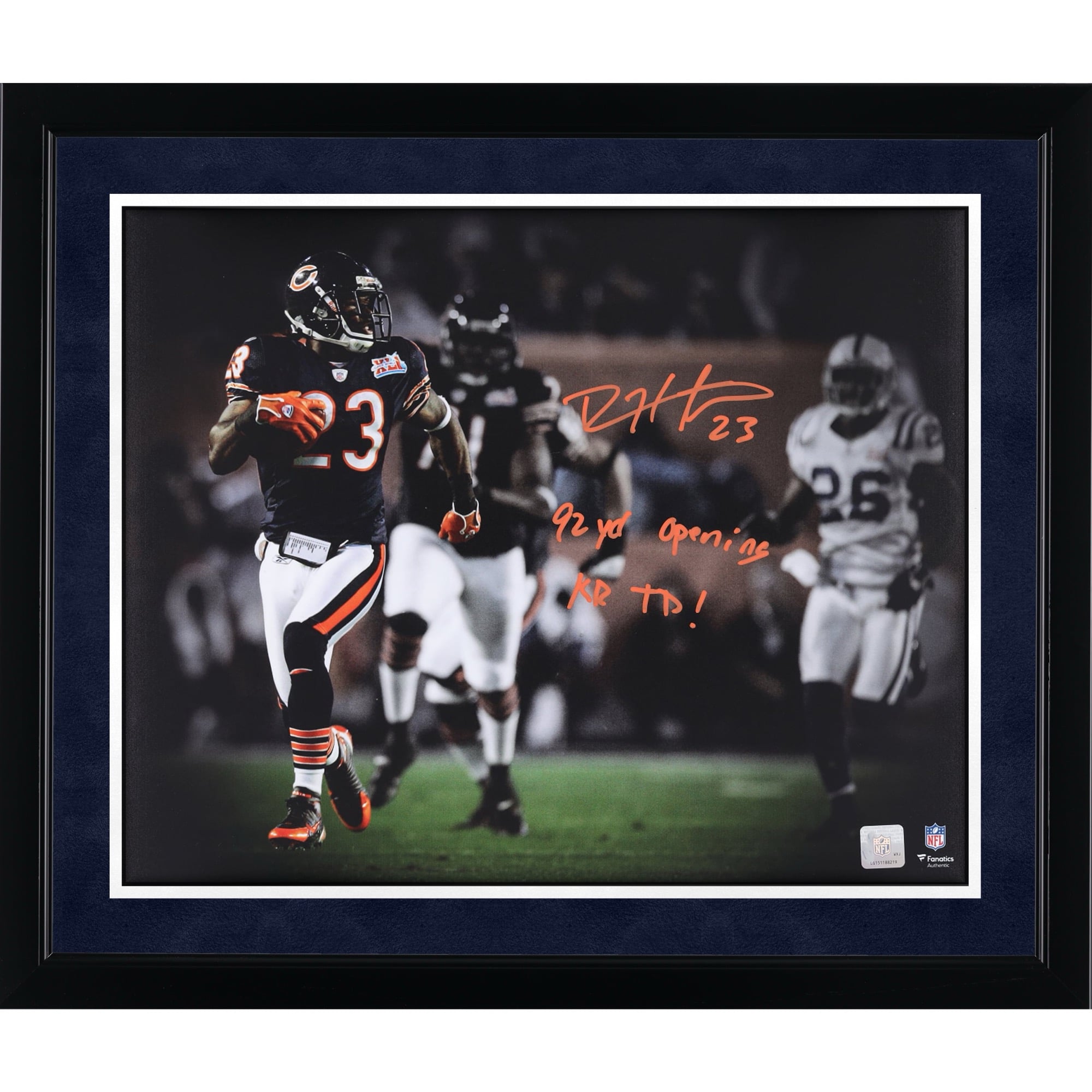 Photo dédicacée de Devin Hester (Chicago Bears) - Retour de coup d'envoi du Super Bowl XLI (40,6 x 50,8 cm) avec inscription : « Touchdown sur le retour de coup d'envoi de 92 yards ! »