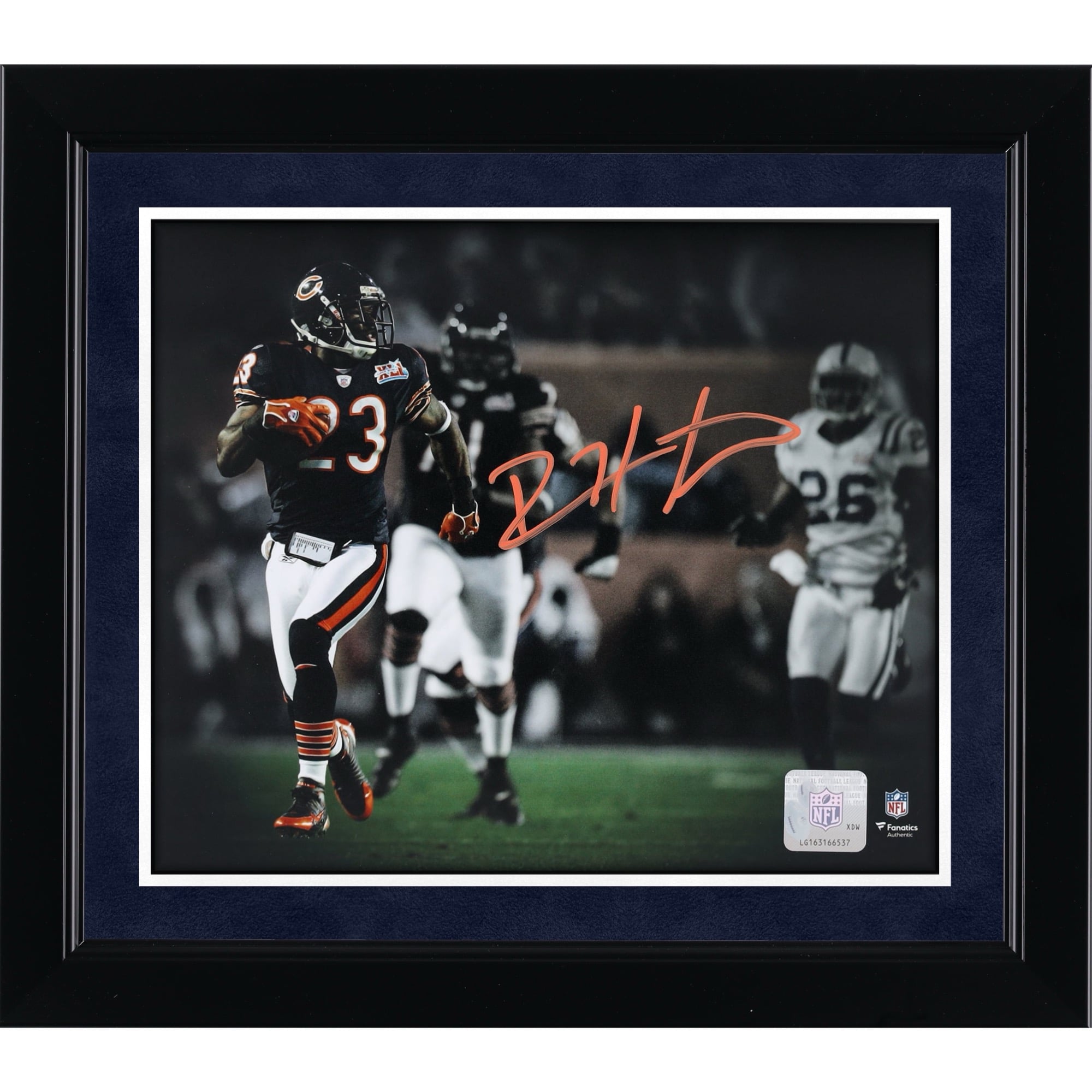 Photo dédicacée de Devin Hester (Chicago Bears) lors du retour de coup d'envoi du Super Bowl XLI (8 x 10 pouces).