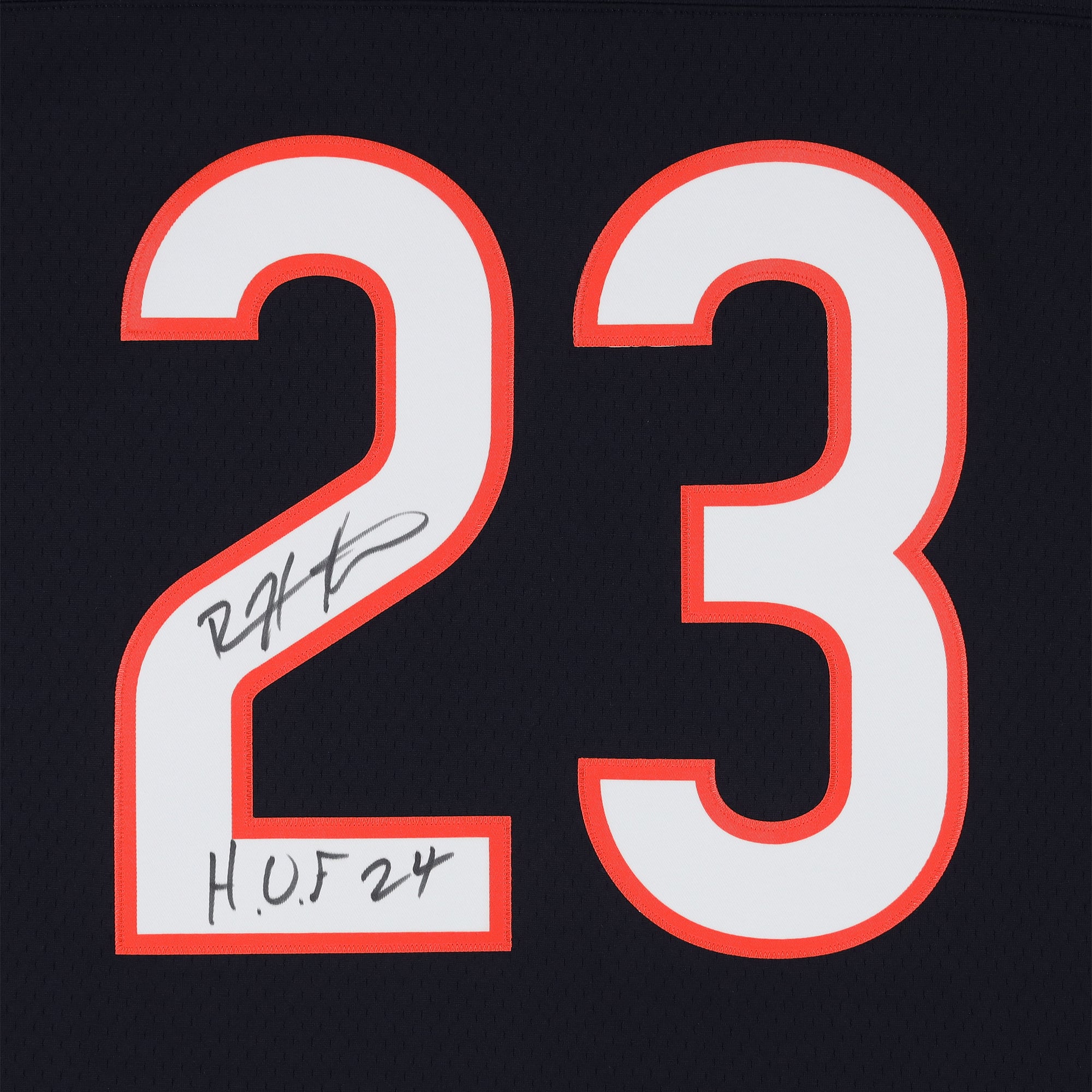 Maillot réplique bleu marine Mitchell & Ness 2006 des Bears de Chicago, autographié par Devin Hester, avec inscription « HOF 24 ».