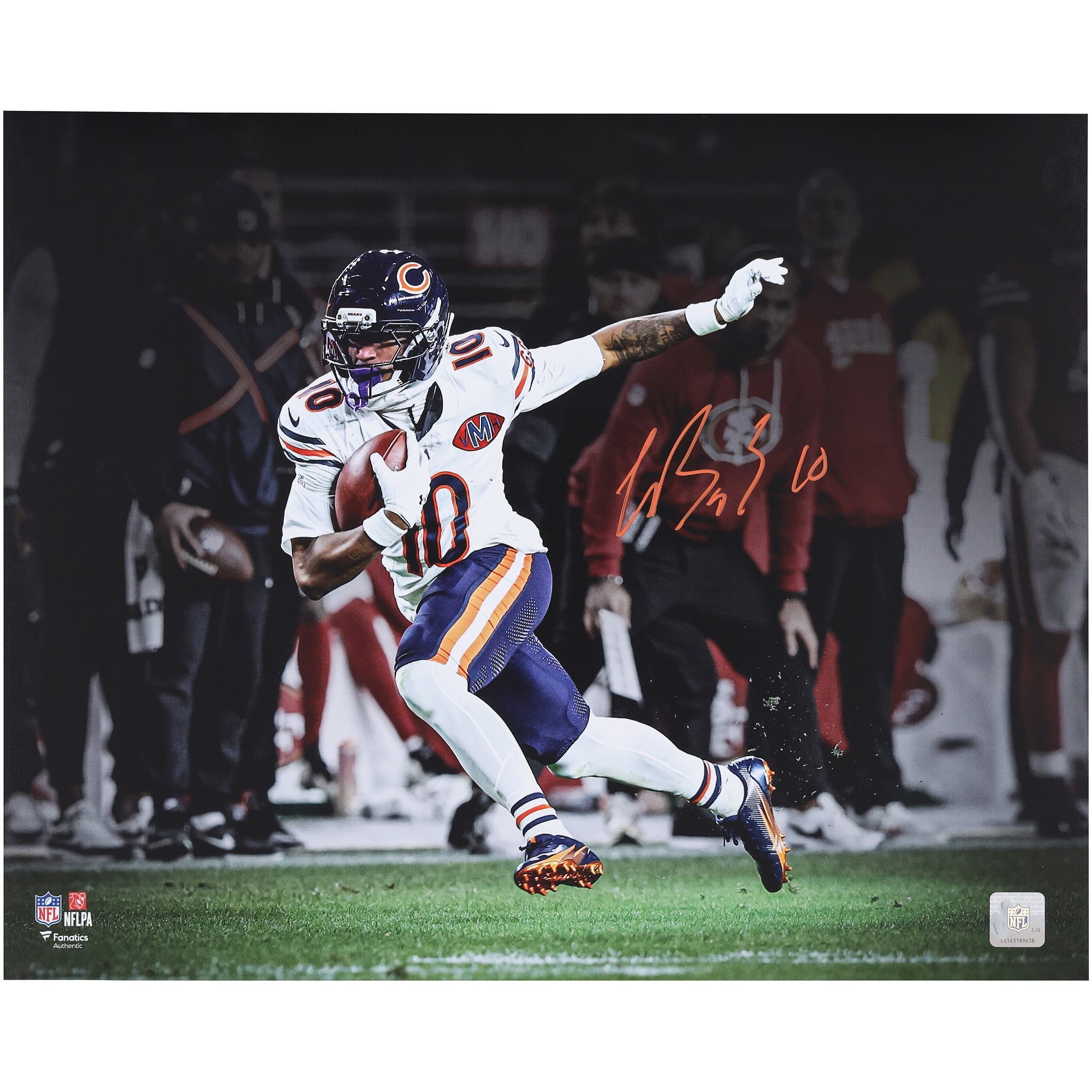 Photo de Luther Burden III, joueur des Chicago Bears, en pleine course, autographiée (40,6 x 50,8 cm).